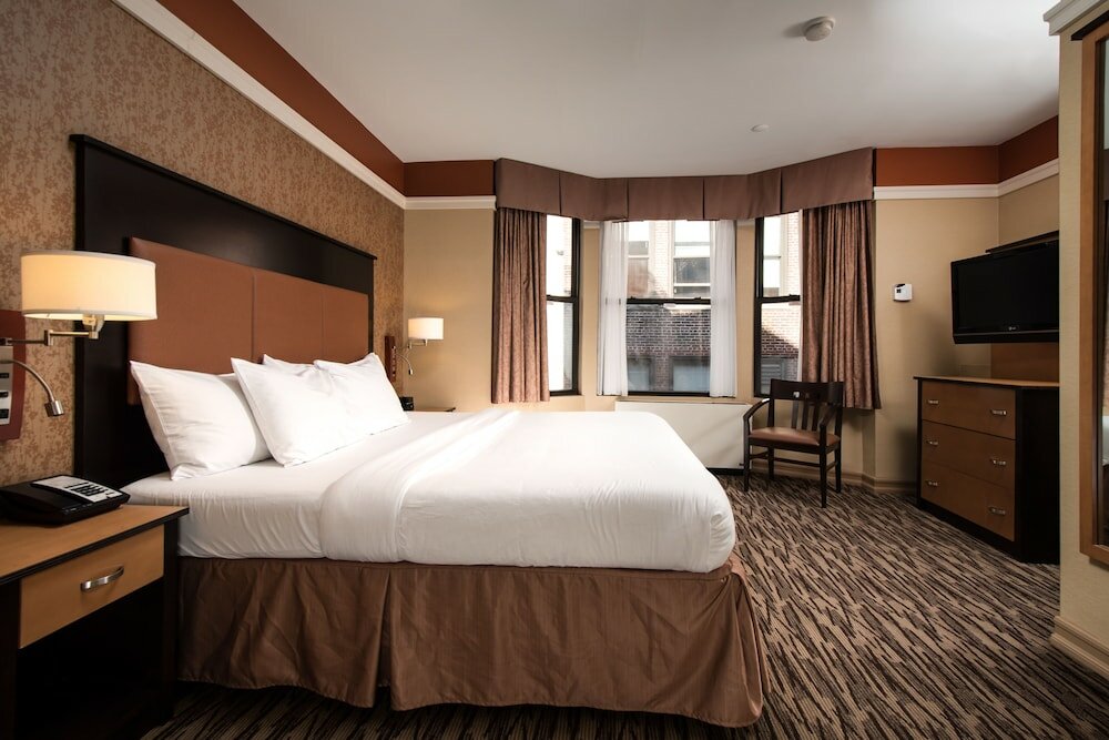 Deluxe Room, 1 Queen Bed