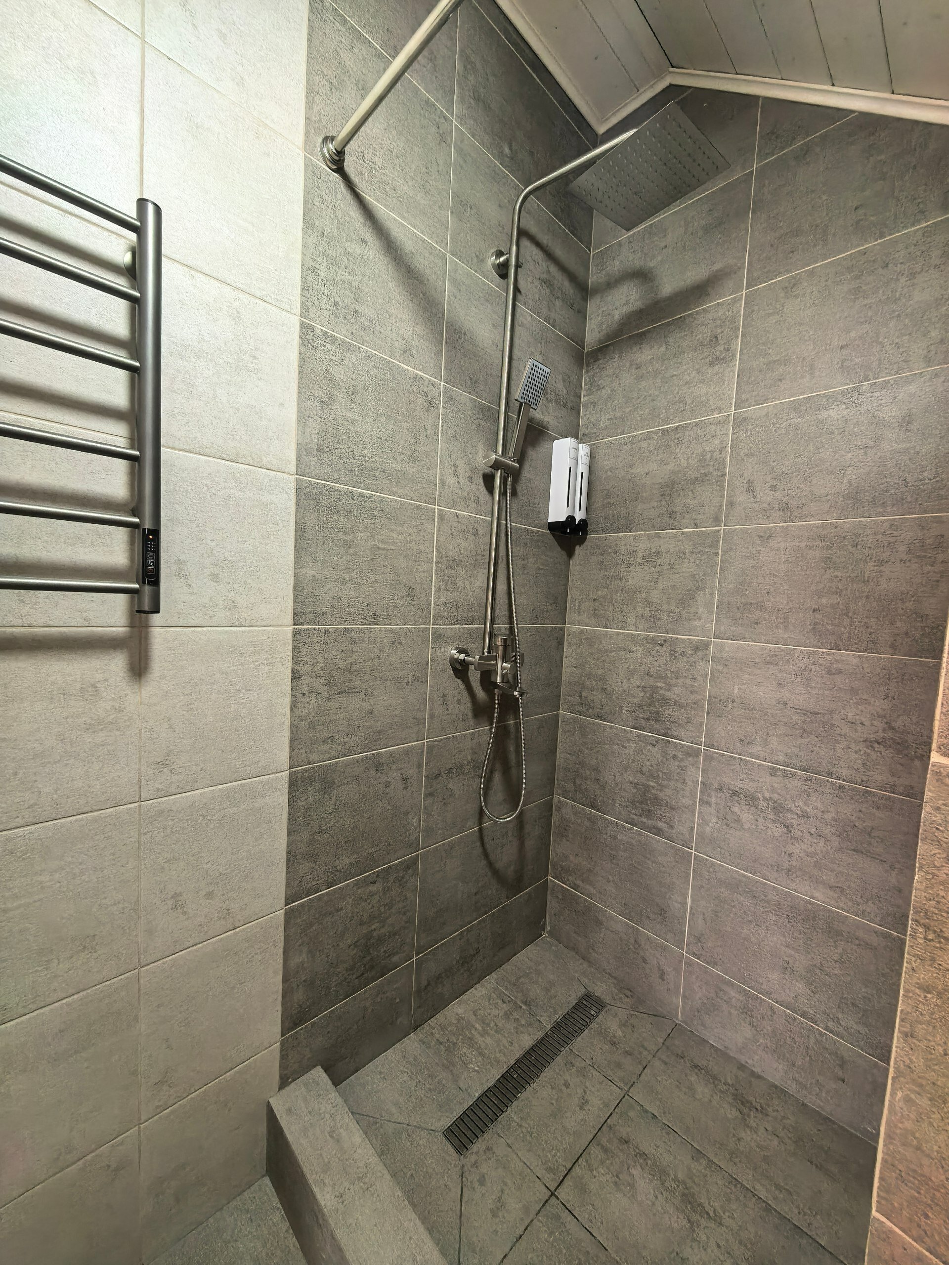 Улучшенный четырёхместный номер с балконом и с собственной кухней