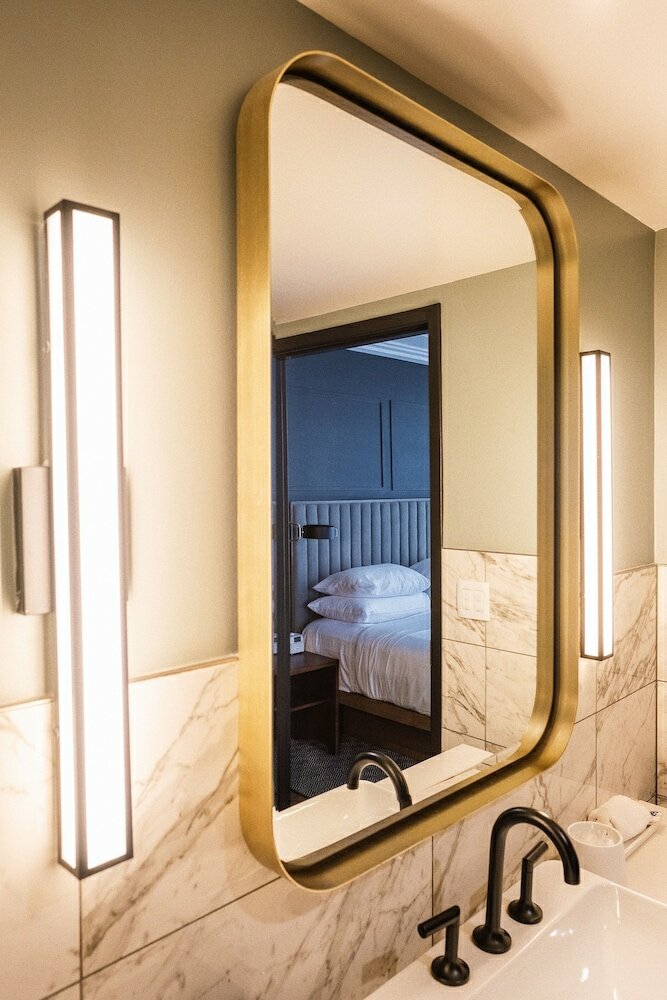Designer Suite, 1 King Bed with Sofa bed (13)