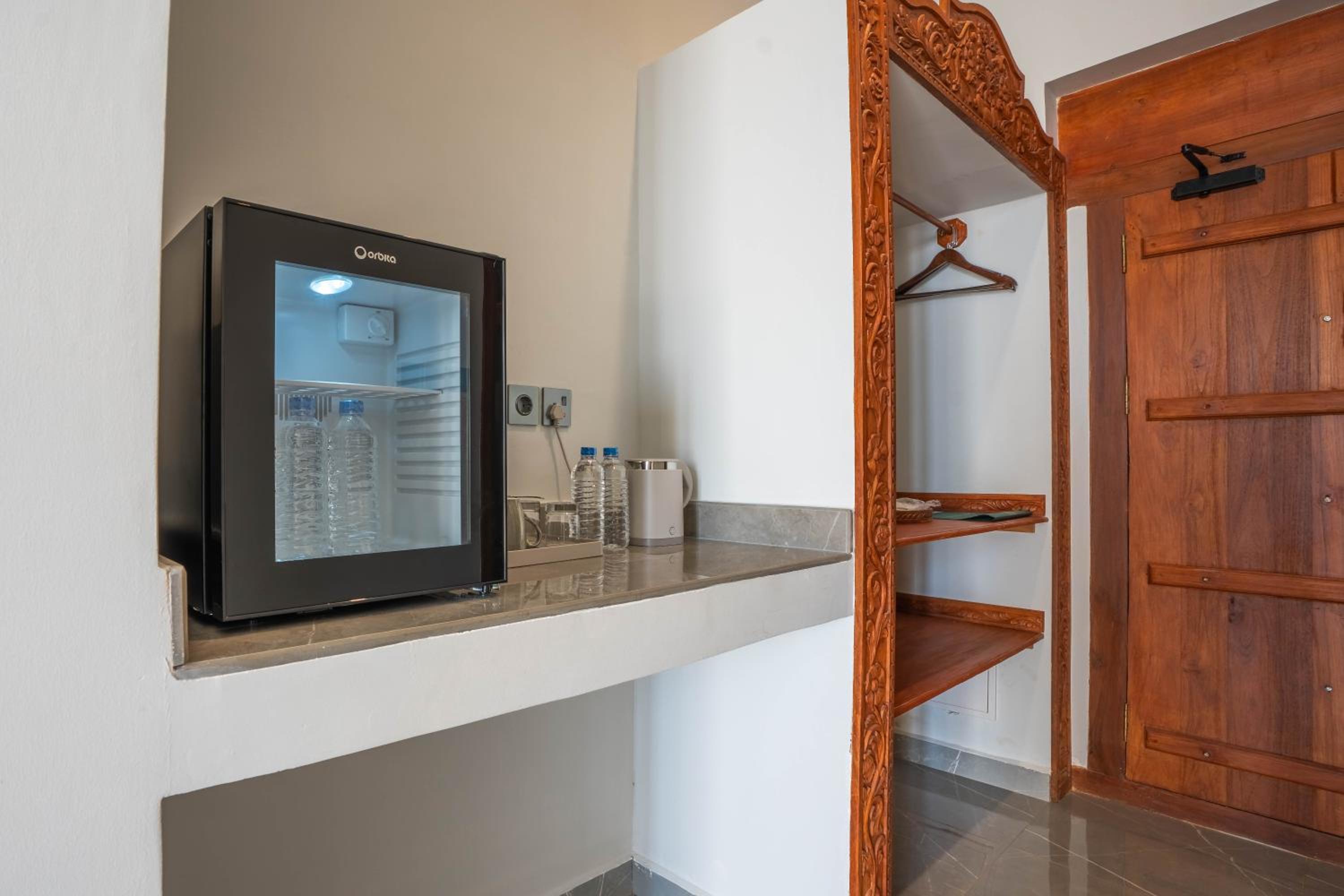 Double Room with Balcony Pool View & Sea View	