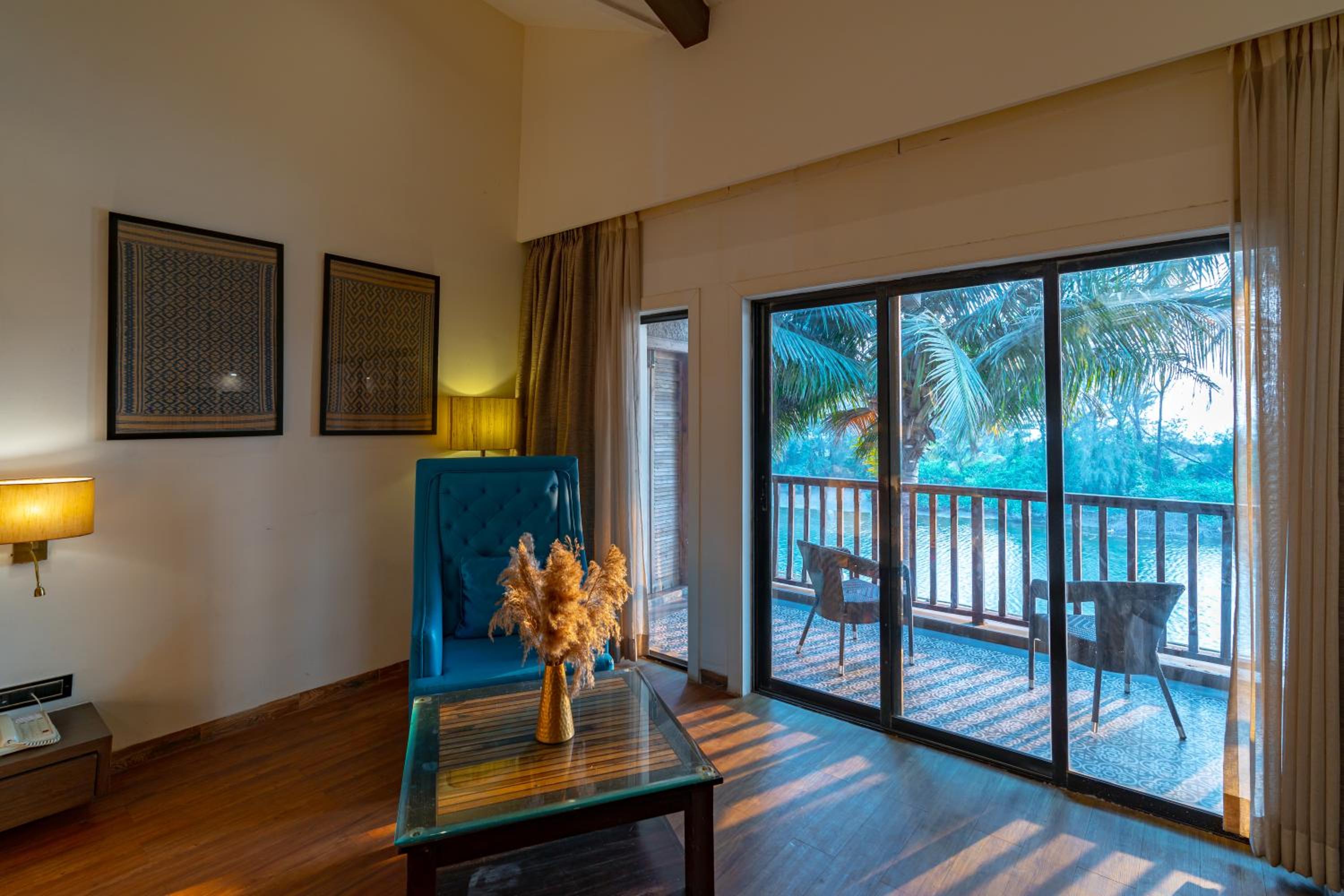Executive Suite with Balcony (with complimentary Kayaking and 20% off on Massage session)