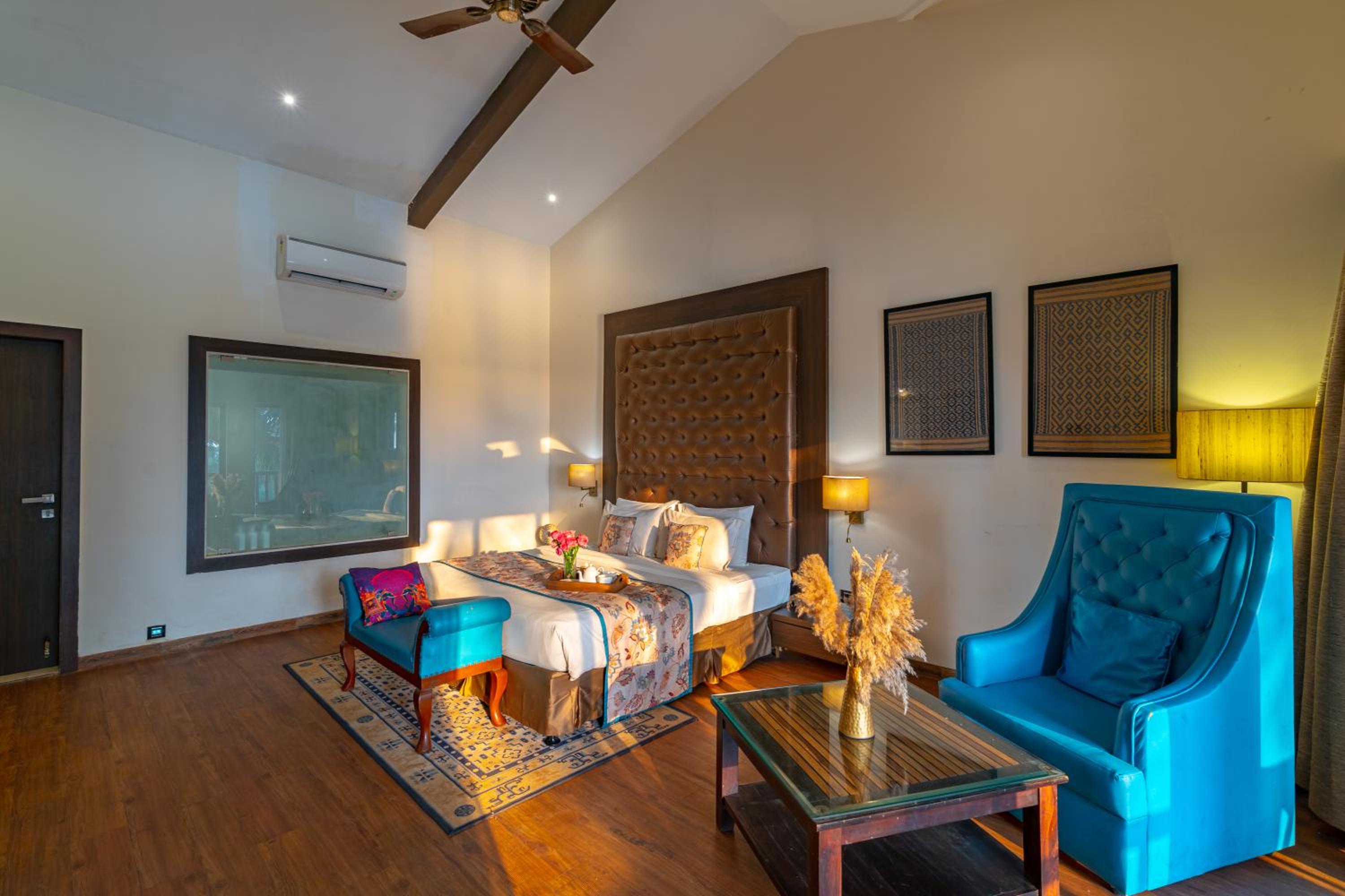 Executive Suite with Balcony (with complimentary Kayaking and 20% off on Massage session)