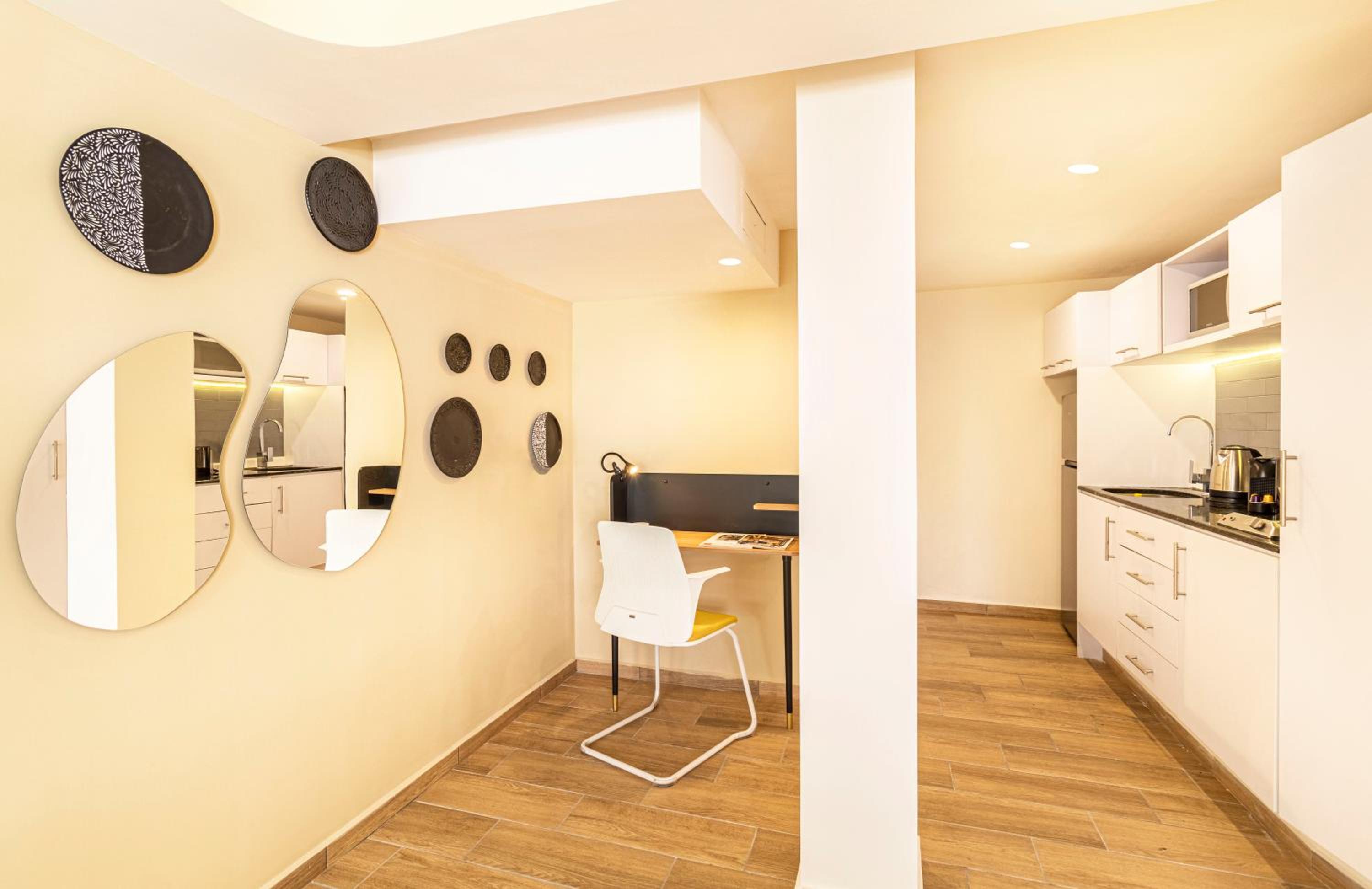Deluxe Apartment