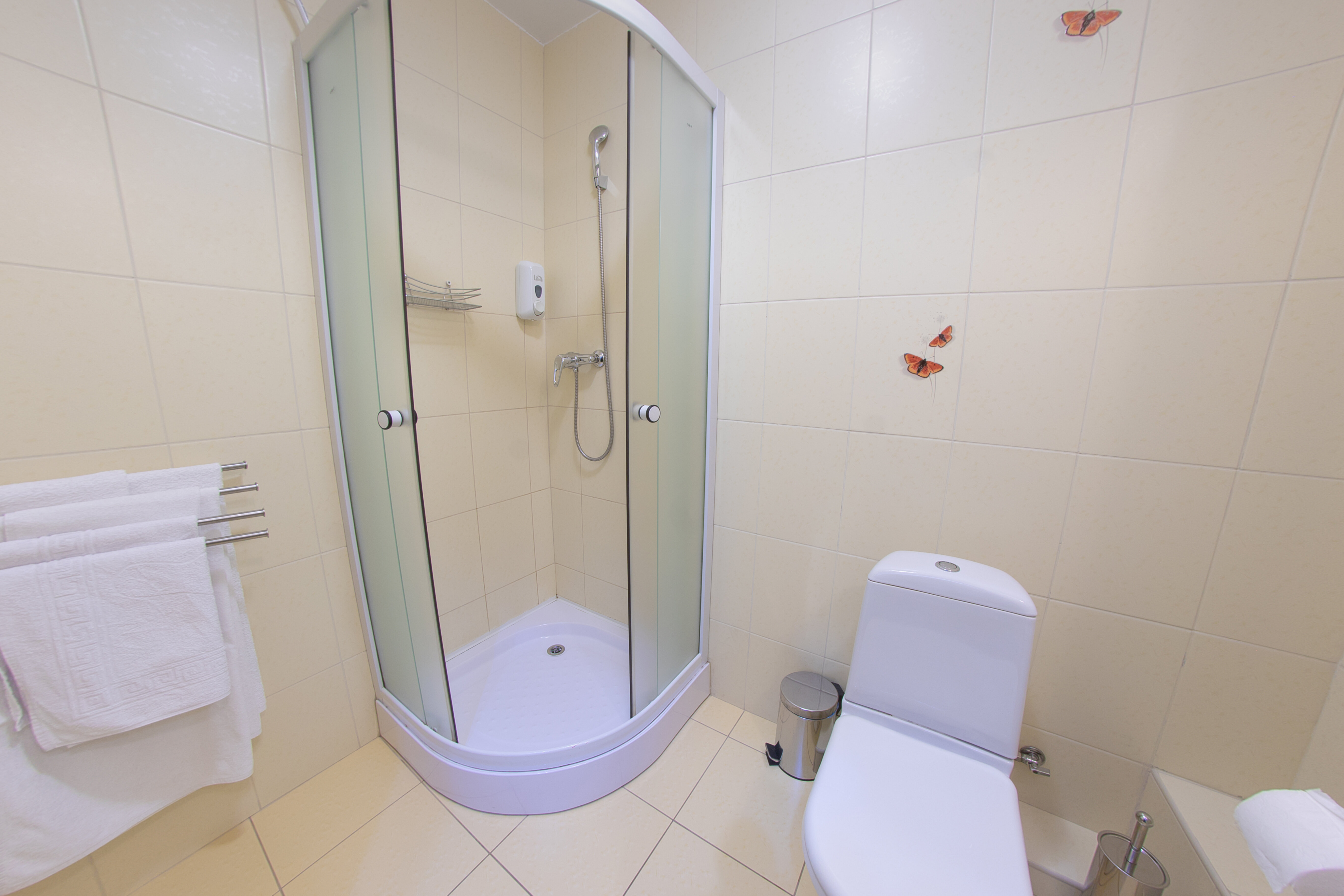 Двухместный номер с 1 кроватью или 2 отдельными кроватями и собственной ванной комнатой