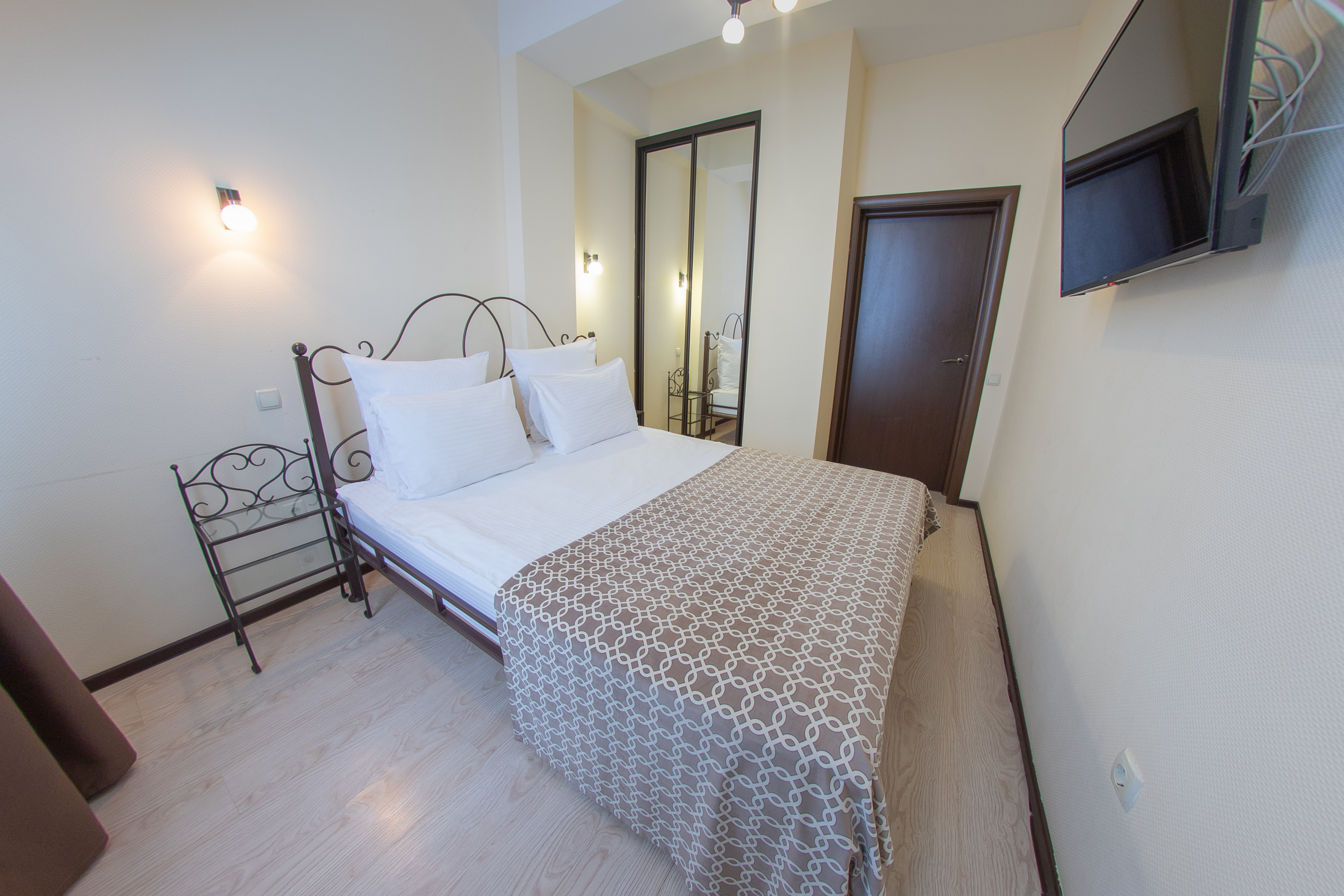 Улучшенный полулюкс