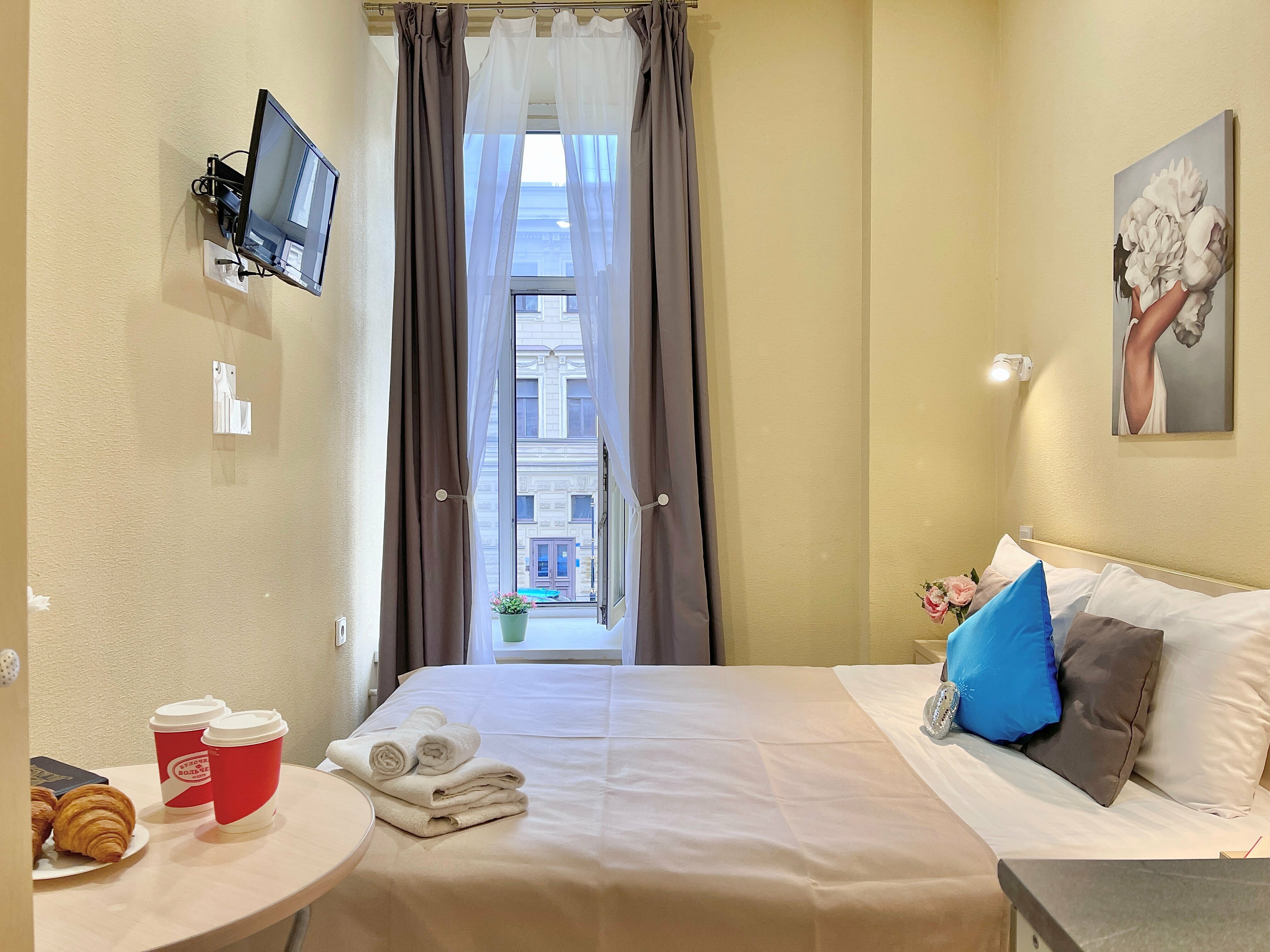 Улучшенный номер с кроватью размера «queen-size»