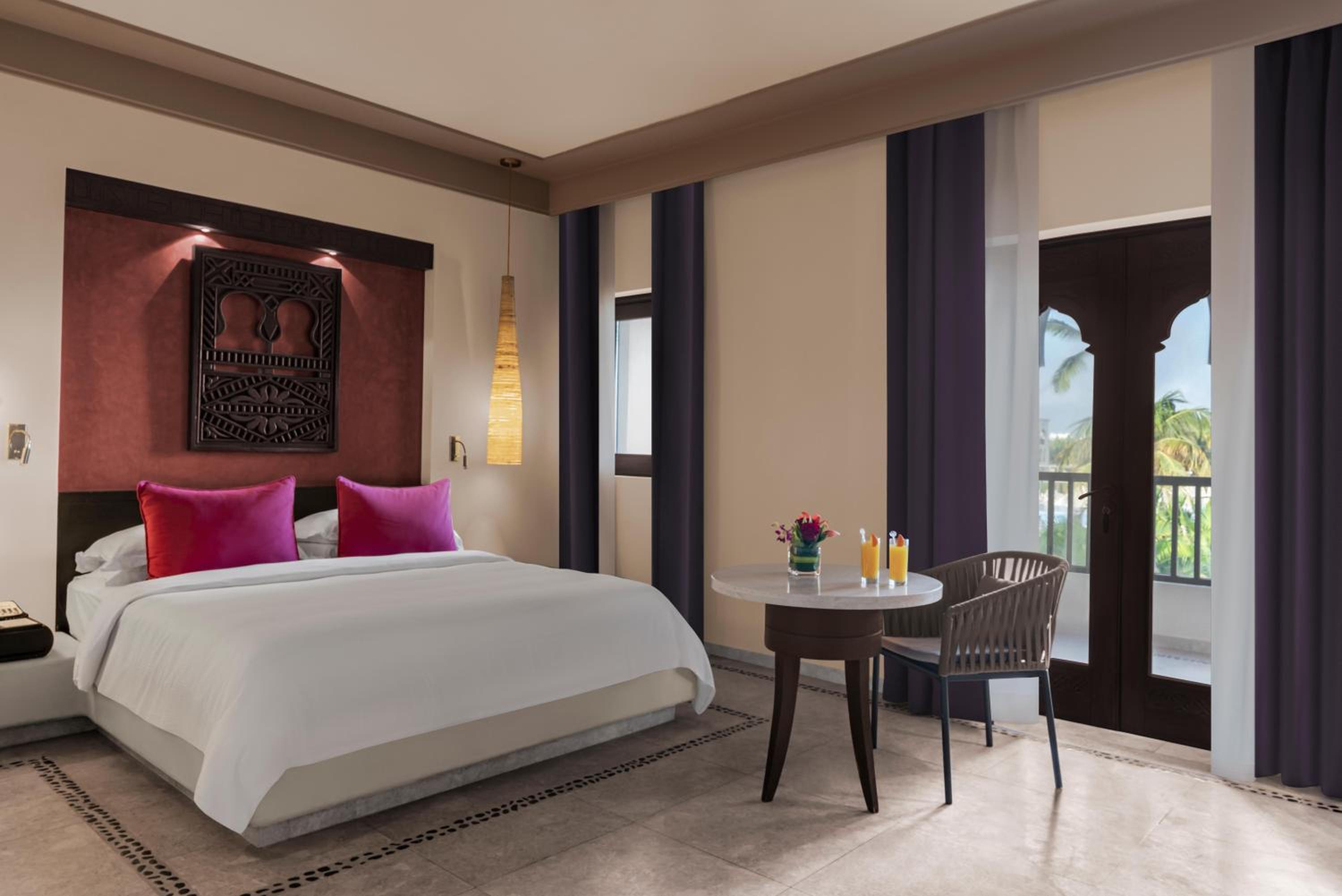 	 Spacious Family Garden Room with Aqua Park Access