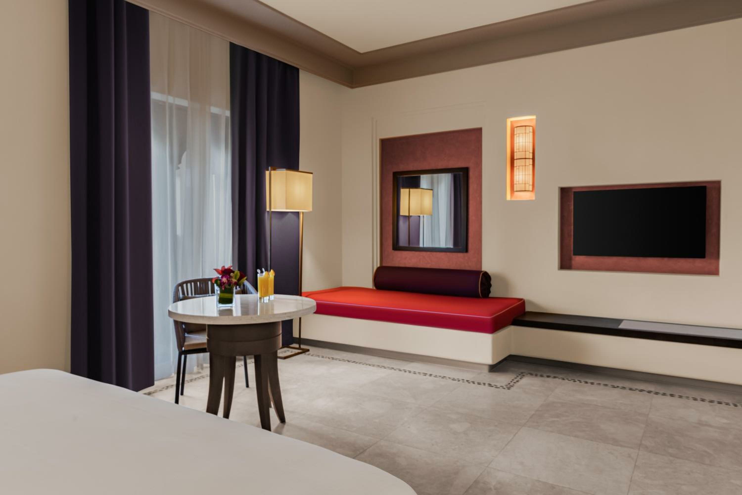 	 Spacious Family Garden Room with Aqua Park Access