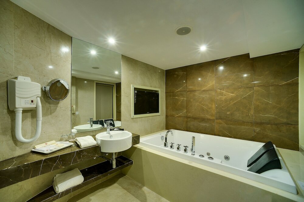 Executive Room, Bathtub