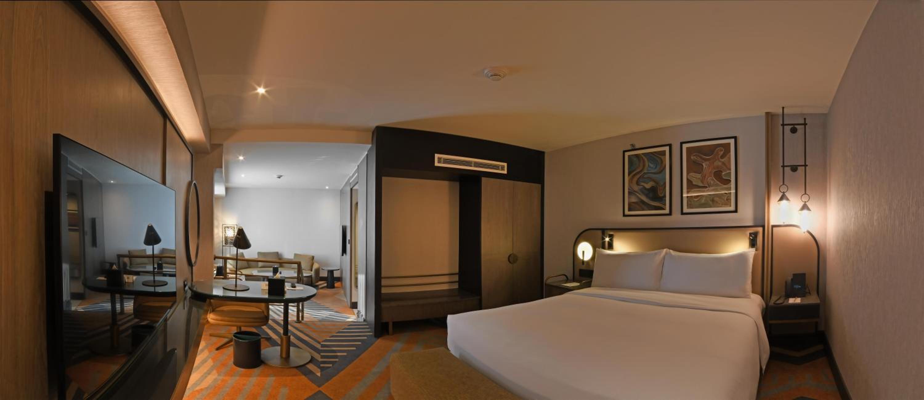 Premium King Suite