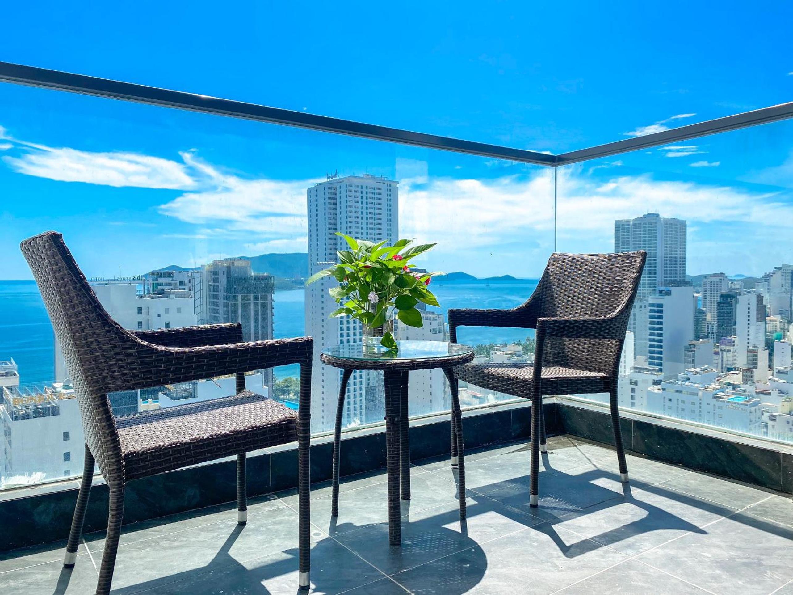 Deluxe Double or Twin Room with Ocean View