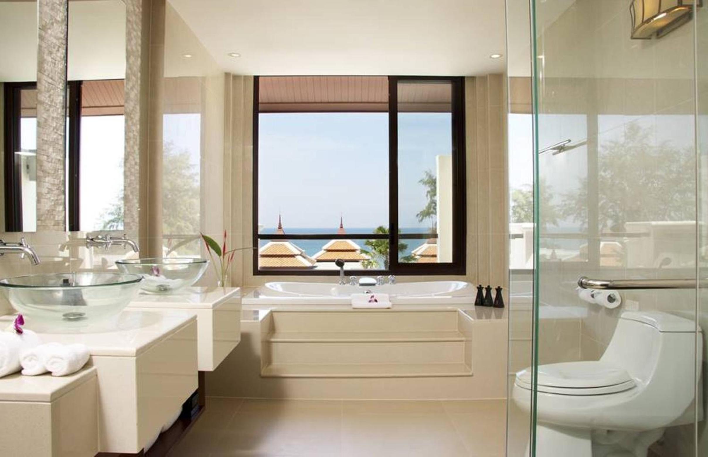 Seaview Three Bedroom Jacuzzi Penthouse
