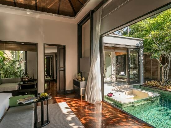Lagoon Pool Villa