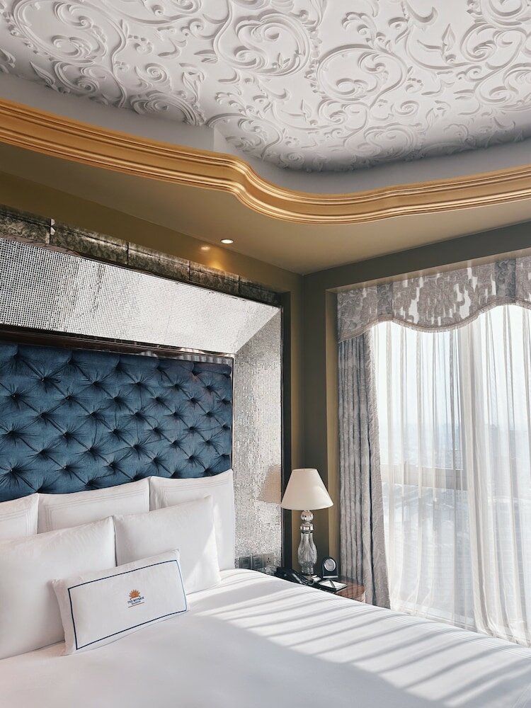 Junior Suite, Club Lounge Access, Free Minibar, City View