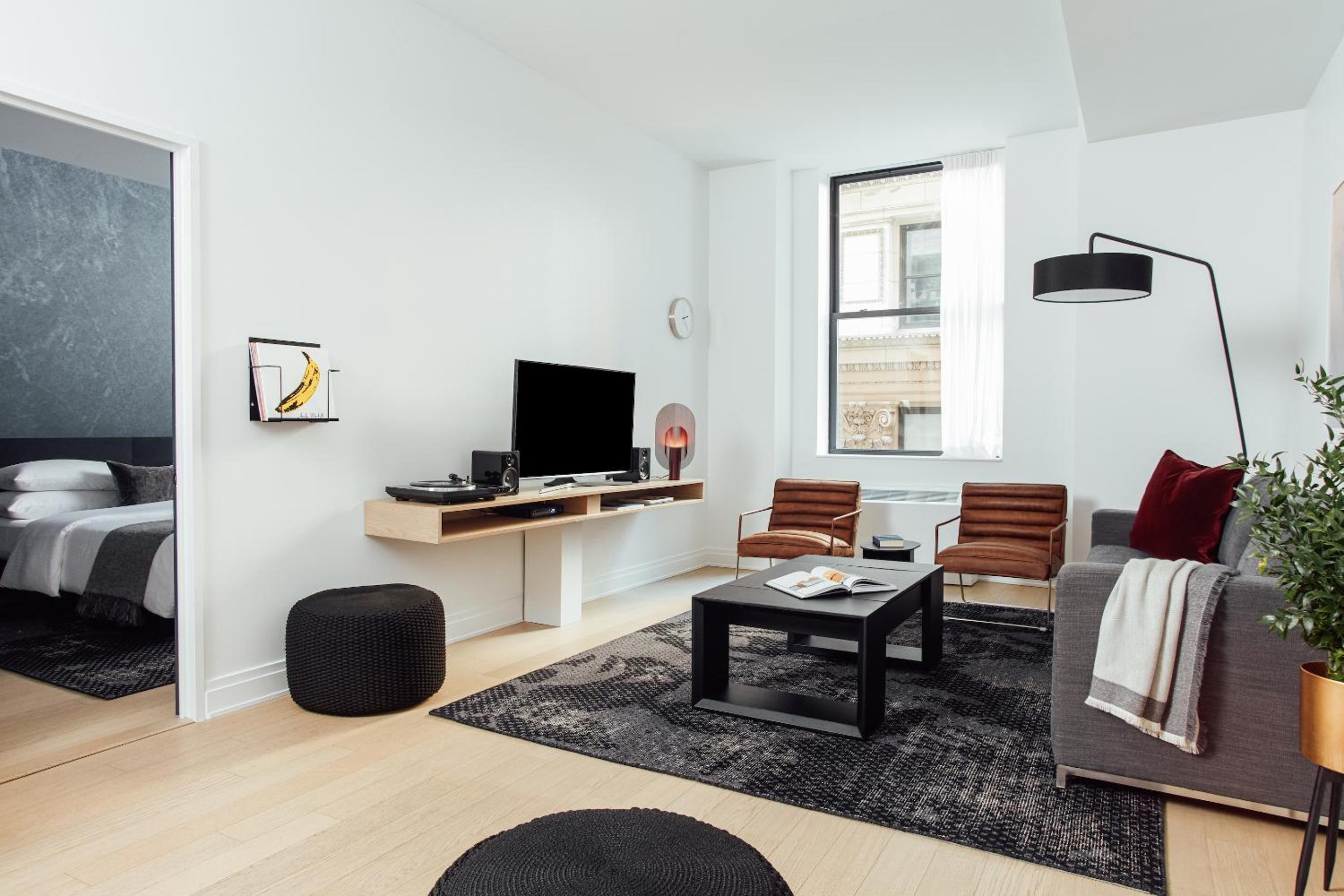 Accessible One Bedroom, King (24/7 Front Desk)