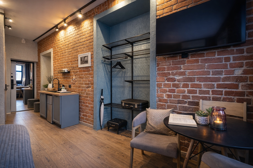 Трехместный люкс с видом на гаргульи и Казанский монастырь