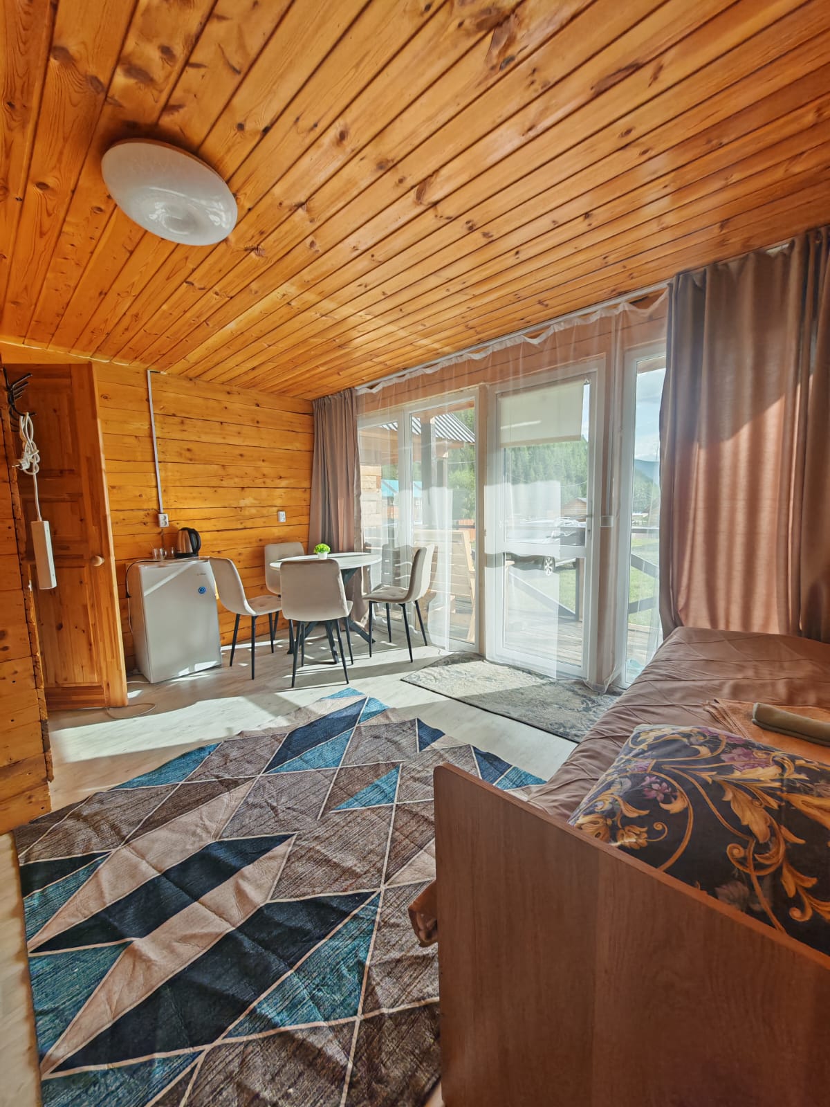 Трехместный номер с основными удобствами