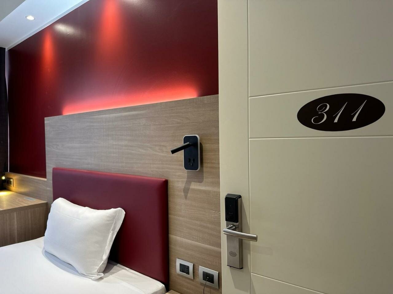 Deluxe Single Room
