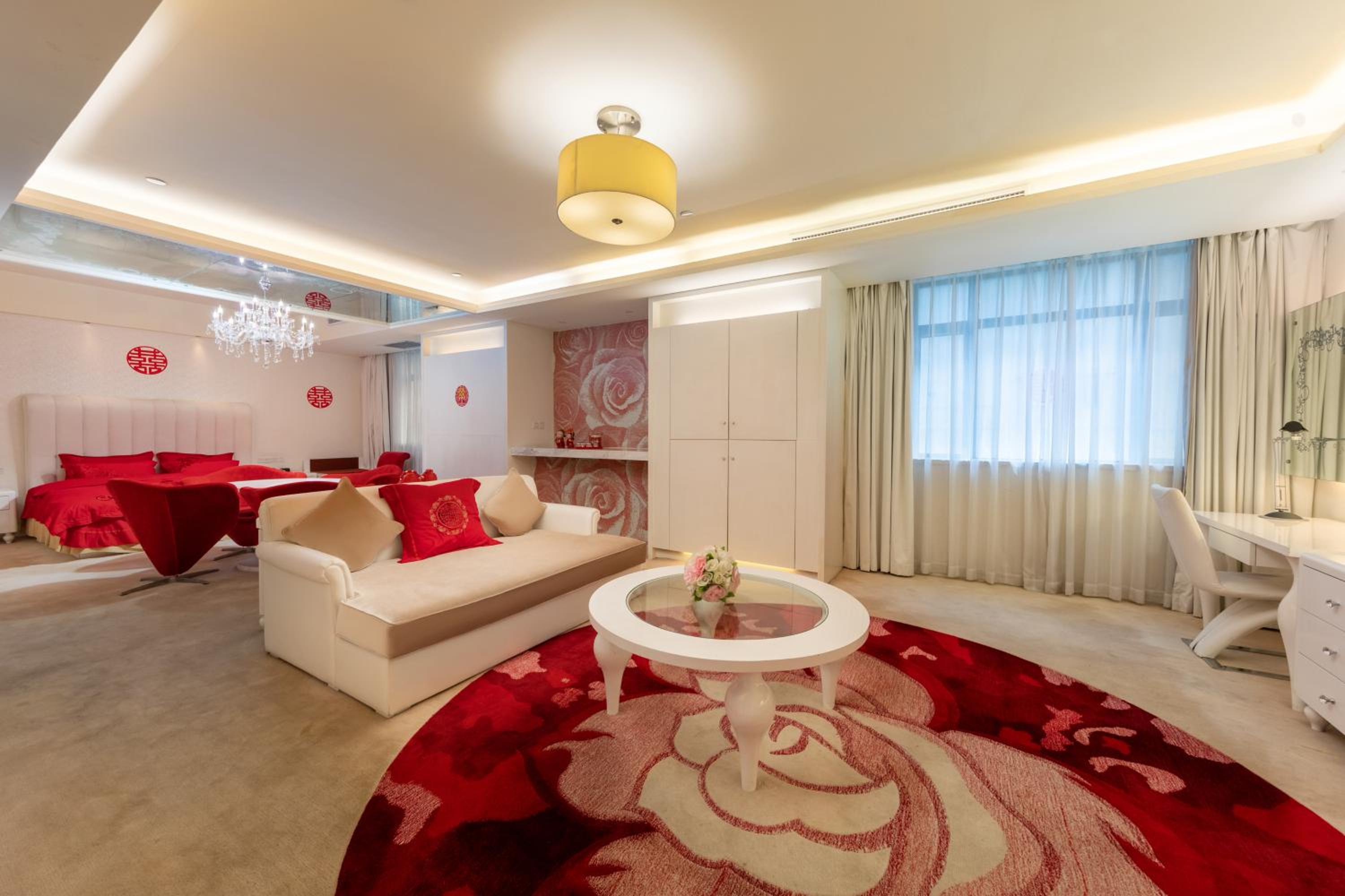 1 King Bed Junior Suite Lounge Access