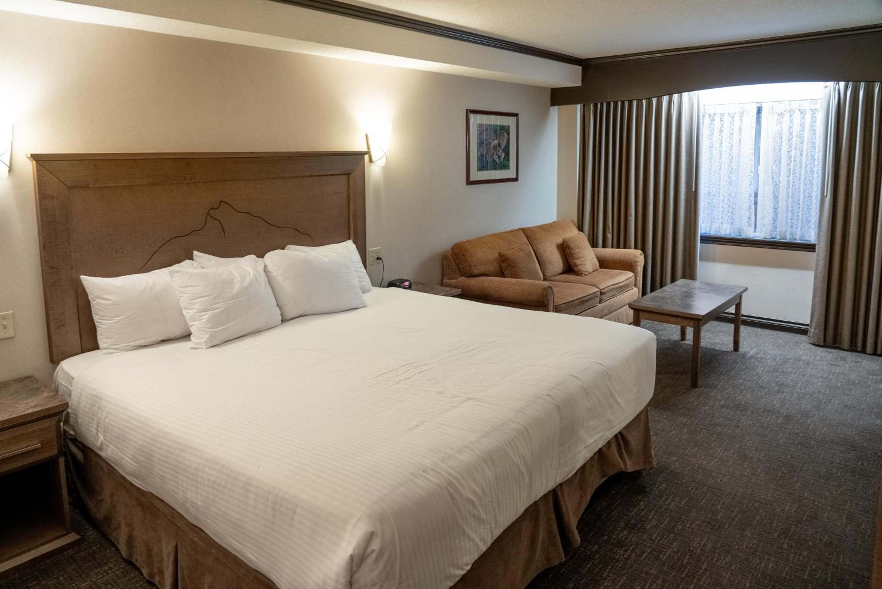 Superior Split King Queen Room