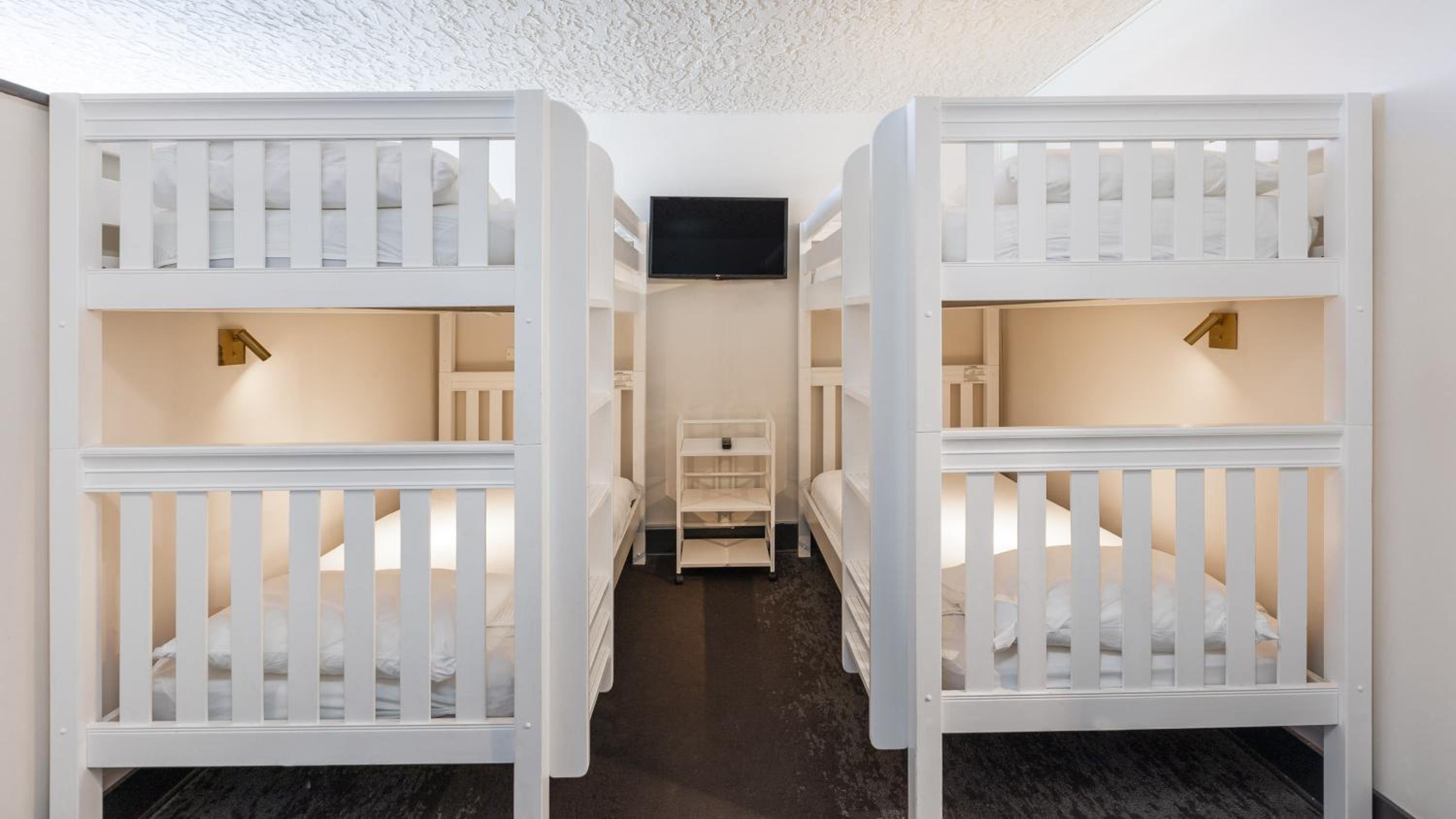 Queen Room with 2 Bunk Beds Oceanfront