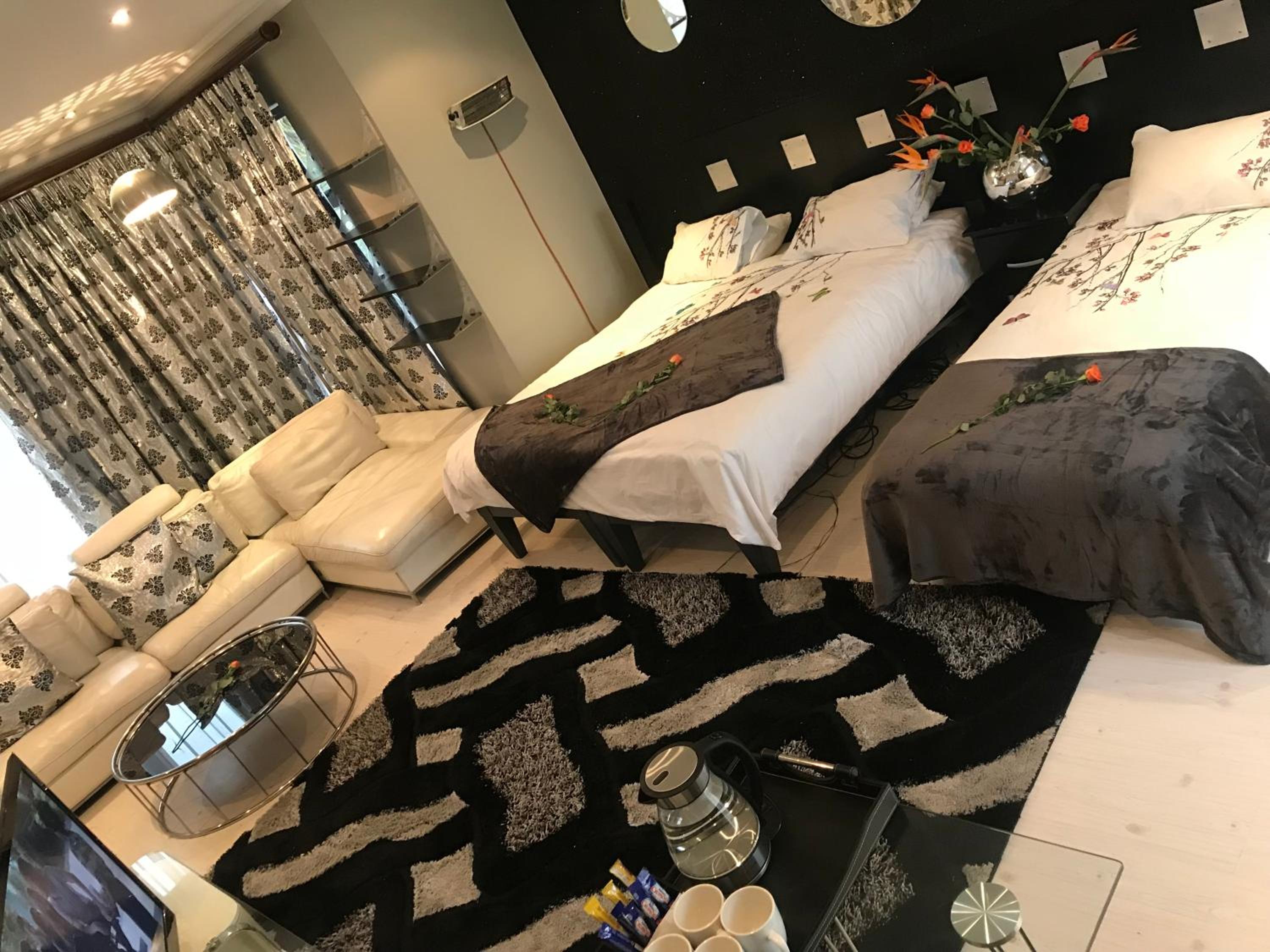 Luxury Suite With Spa Bath