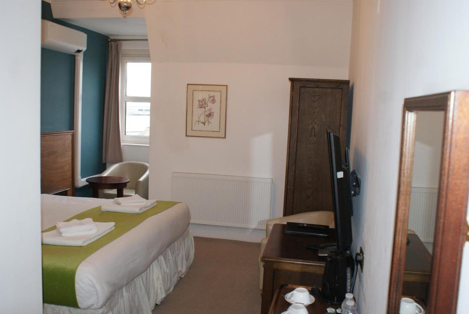 Deluxe Double or Twin Room