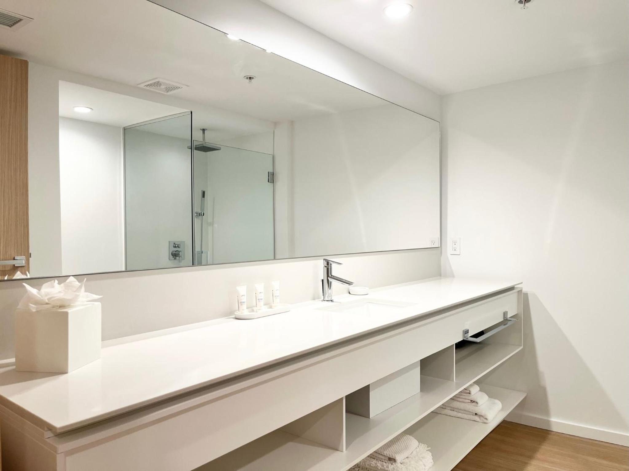 Extra Large Deluxe Studio King