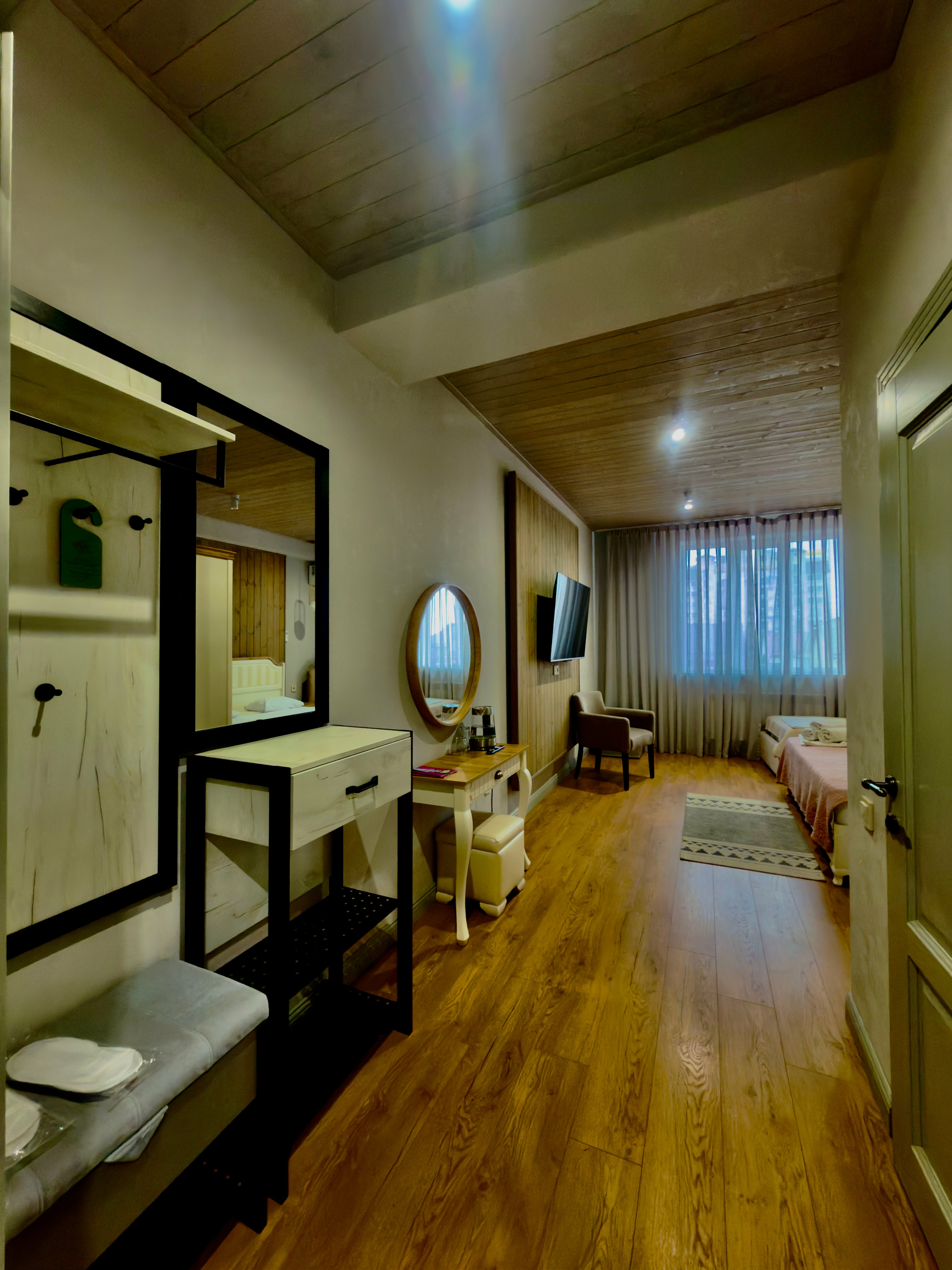 Трехместный номер «Комфорт» с душем