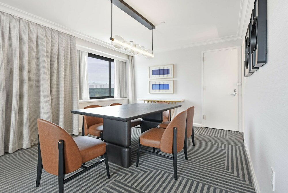 Executive Suite, 1 King Bed (Senate)