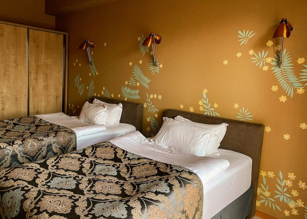 Superior Twin Room, Multiple Beds, Balcony, City View