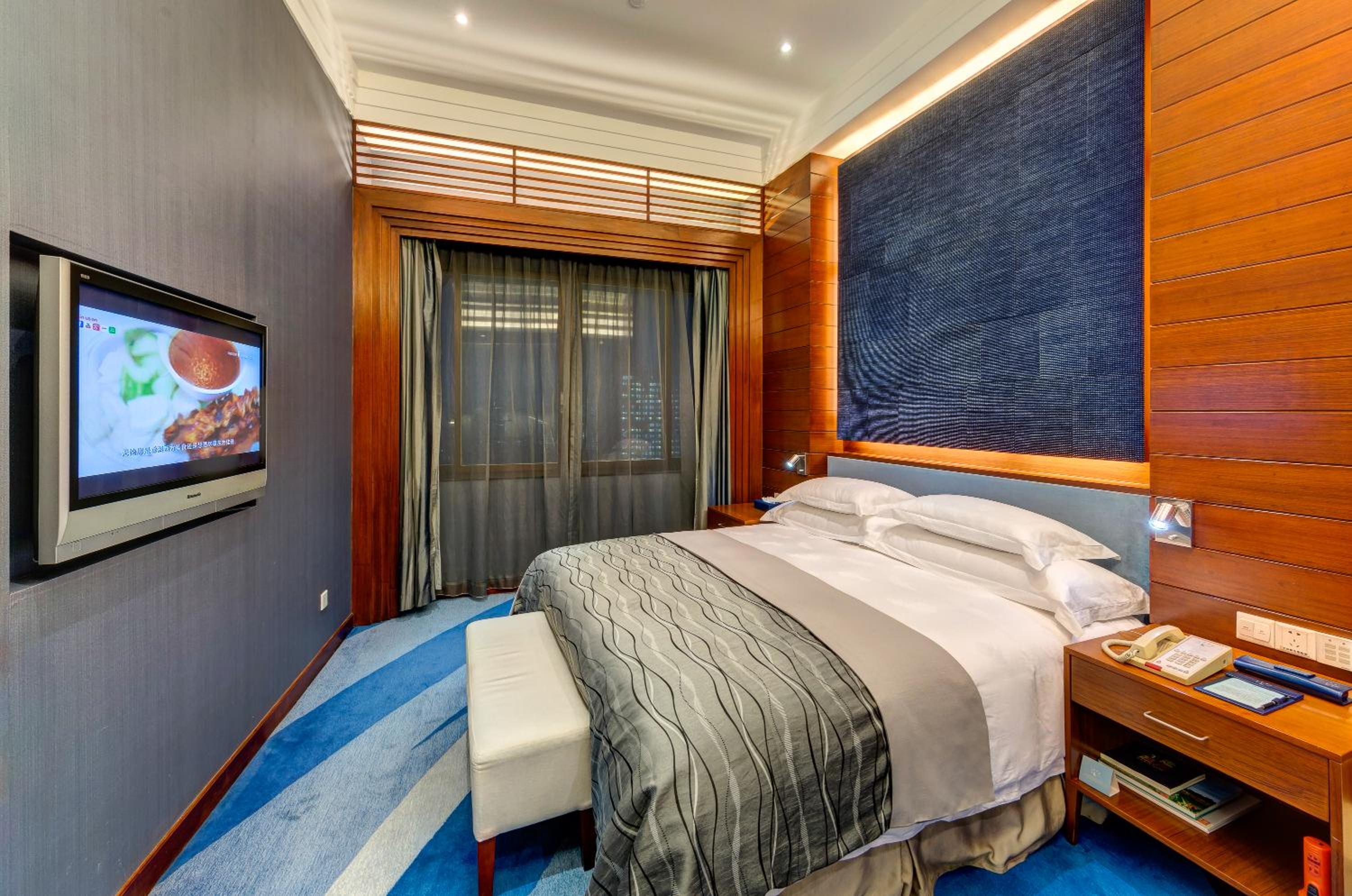Ocean Superior Business suite room