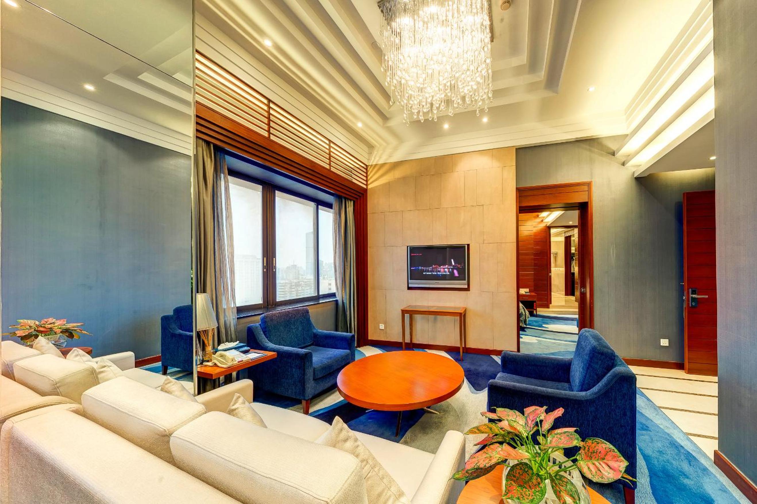 Ocean Superior Business suite room