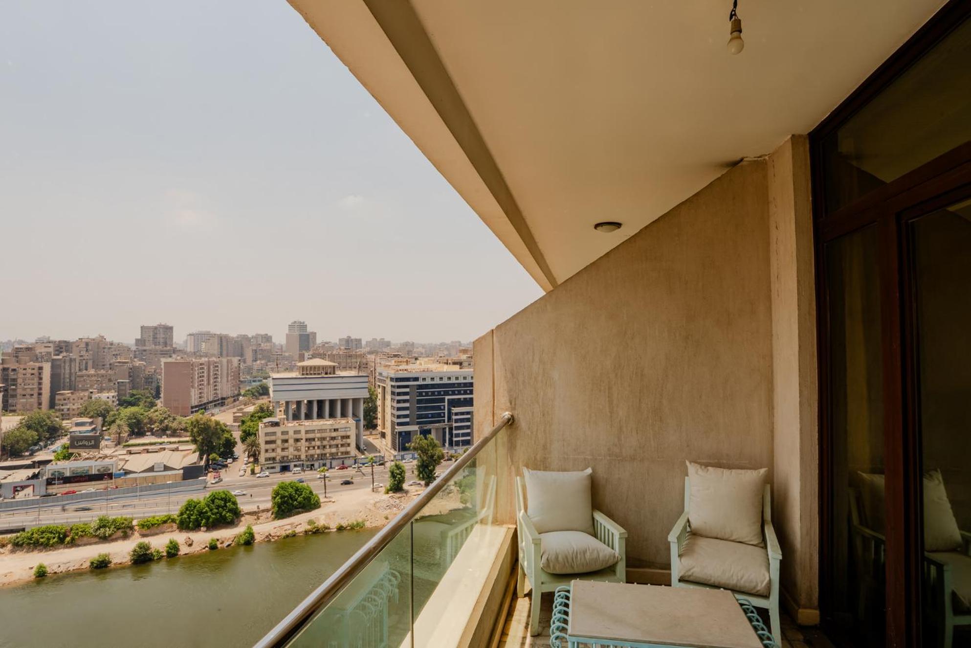 Superior King Suite
