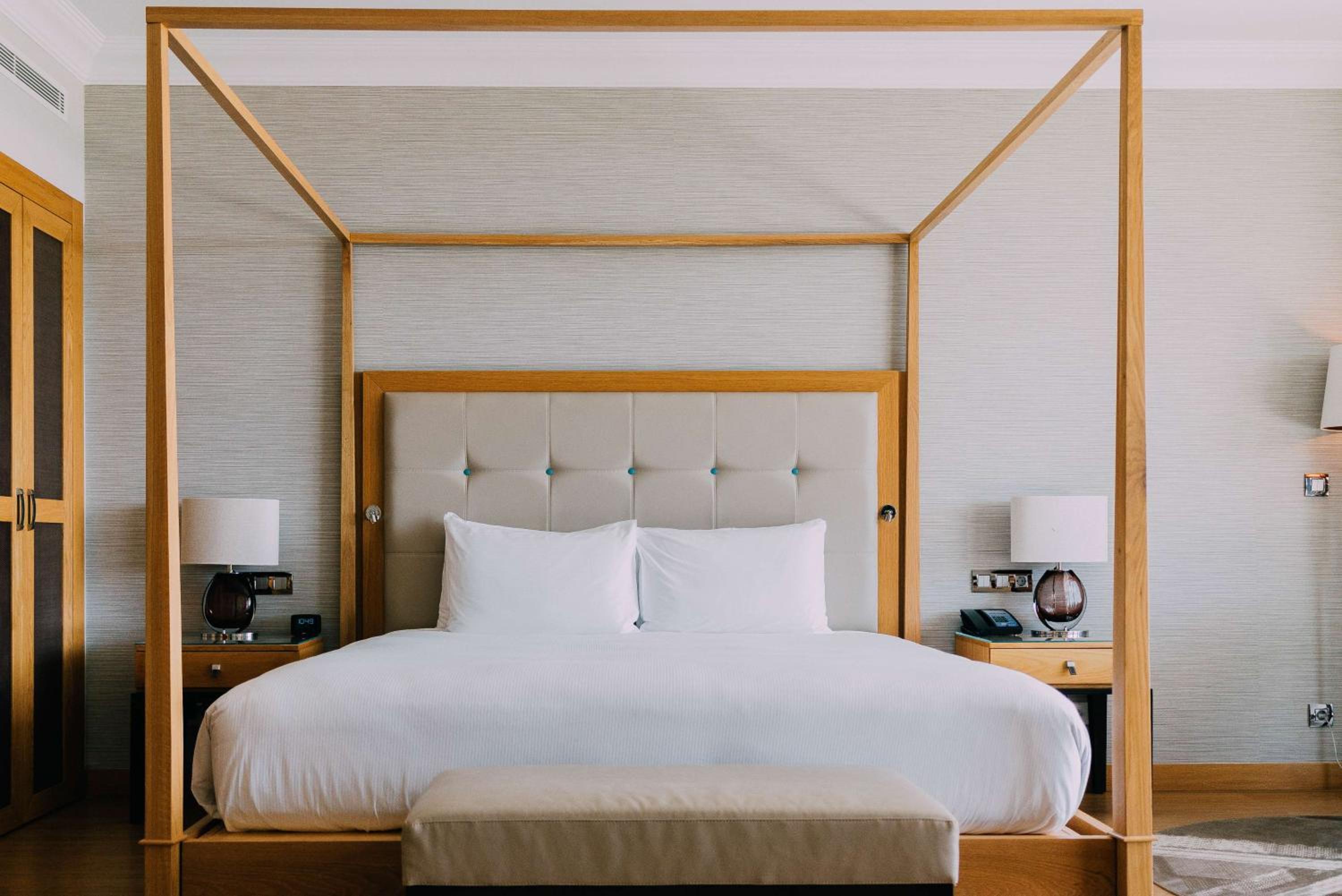 Deluxe King Suite with Side Ocean View