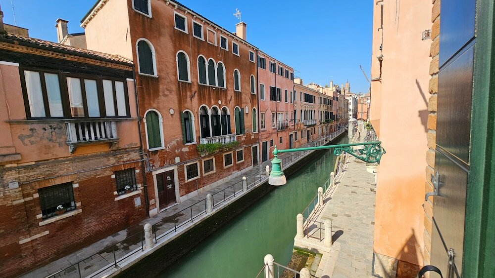 Superior Double Room, Canal View
