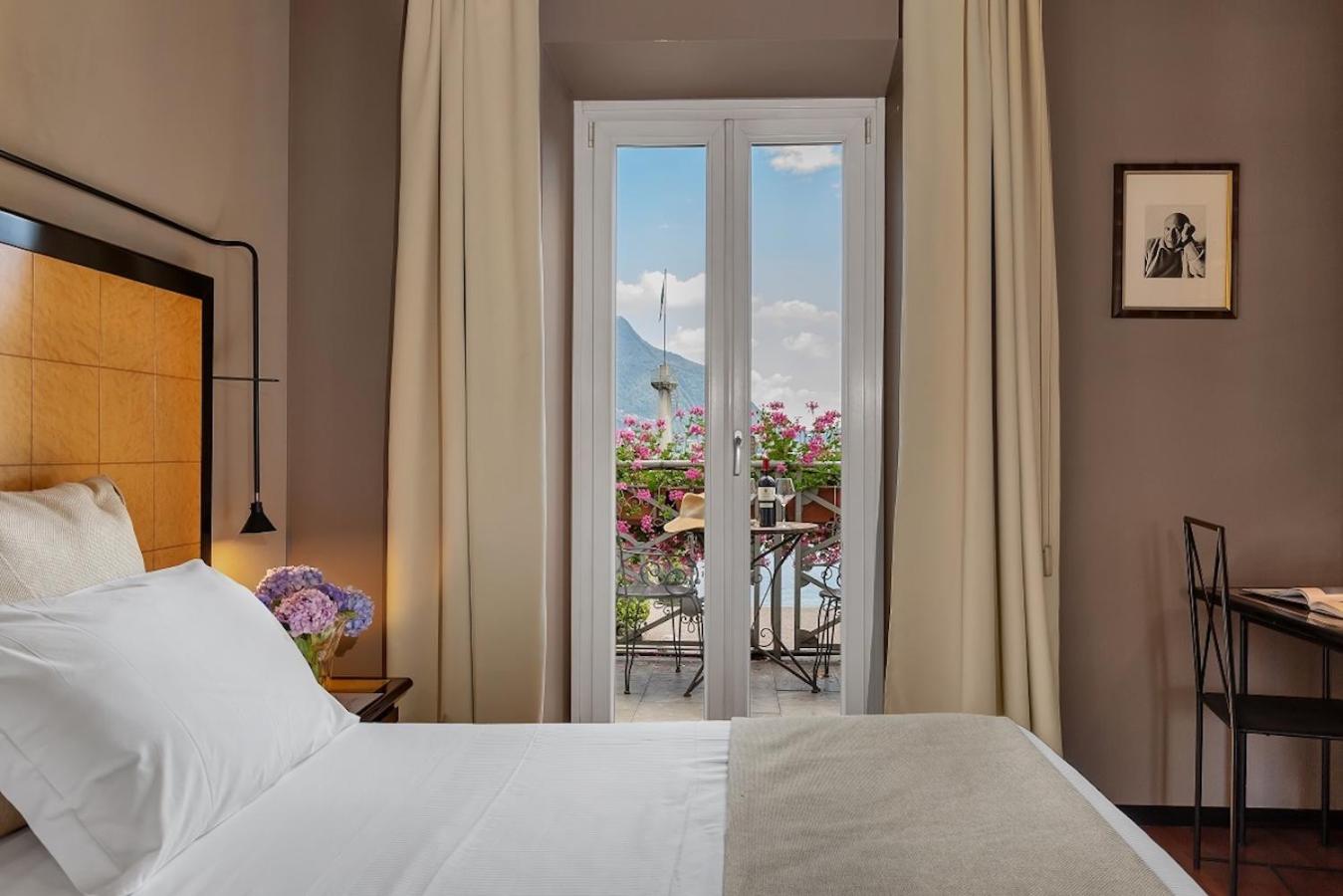 Double Room with Lake View