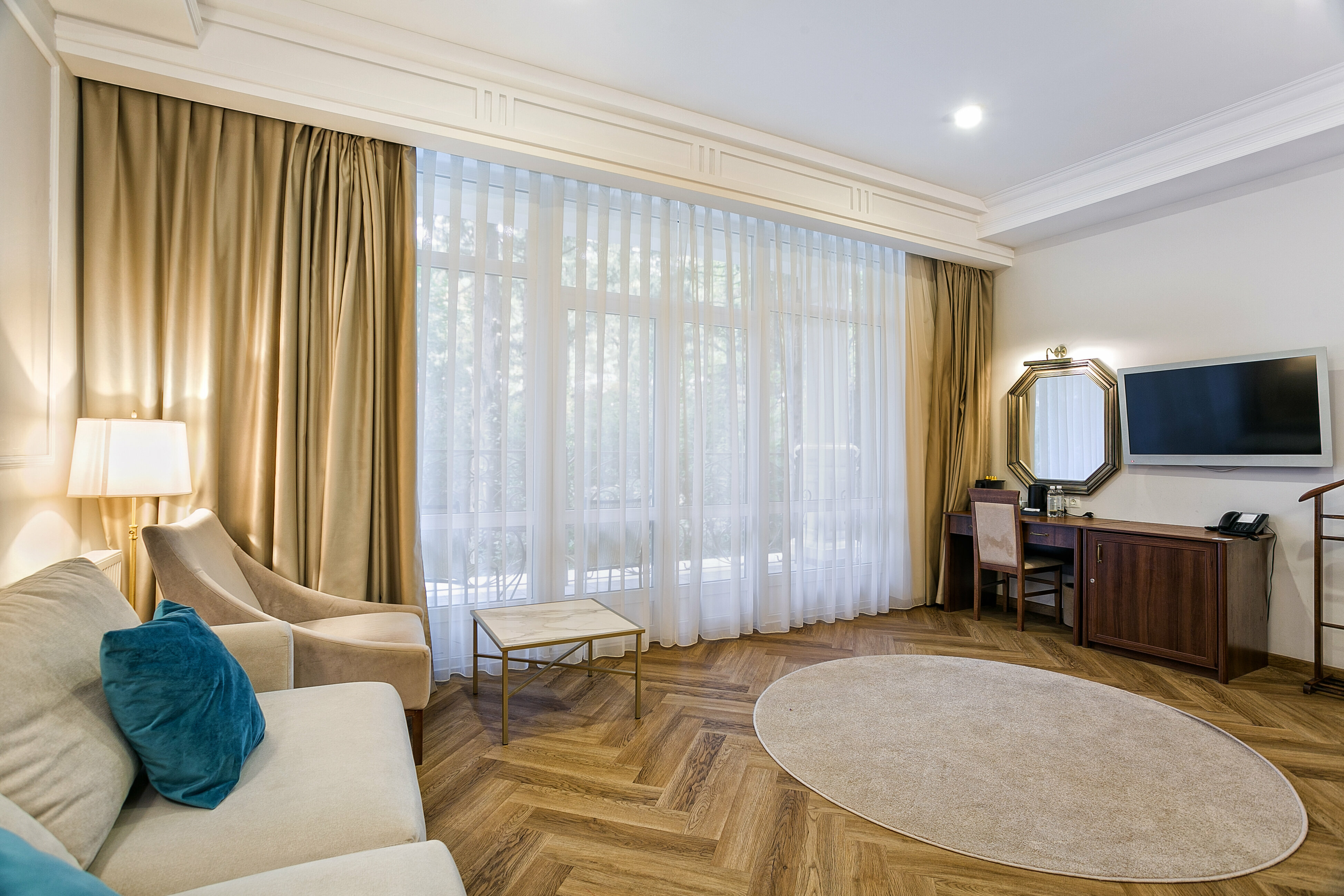 ЛЮКС С ВИДОМ НА ПАРК