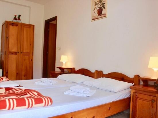 Cozy Twin Room With Terrace