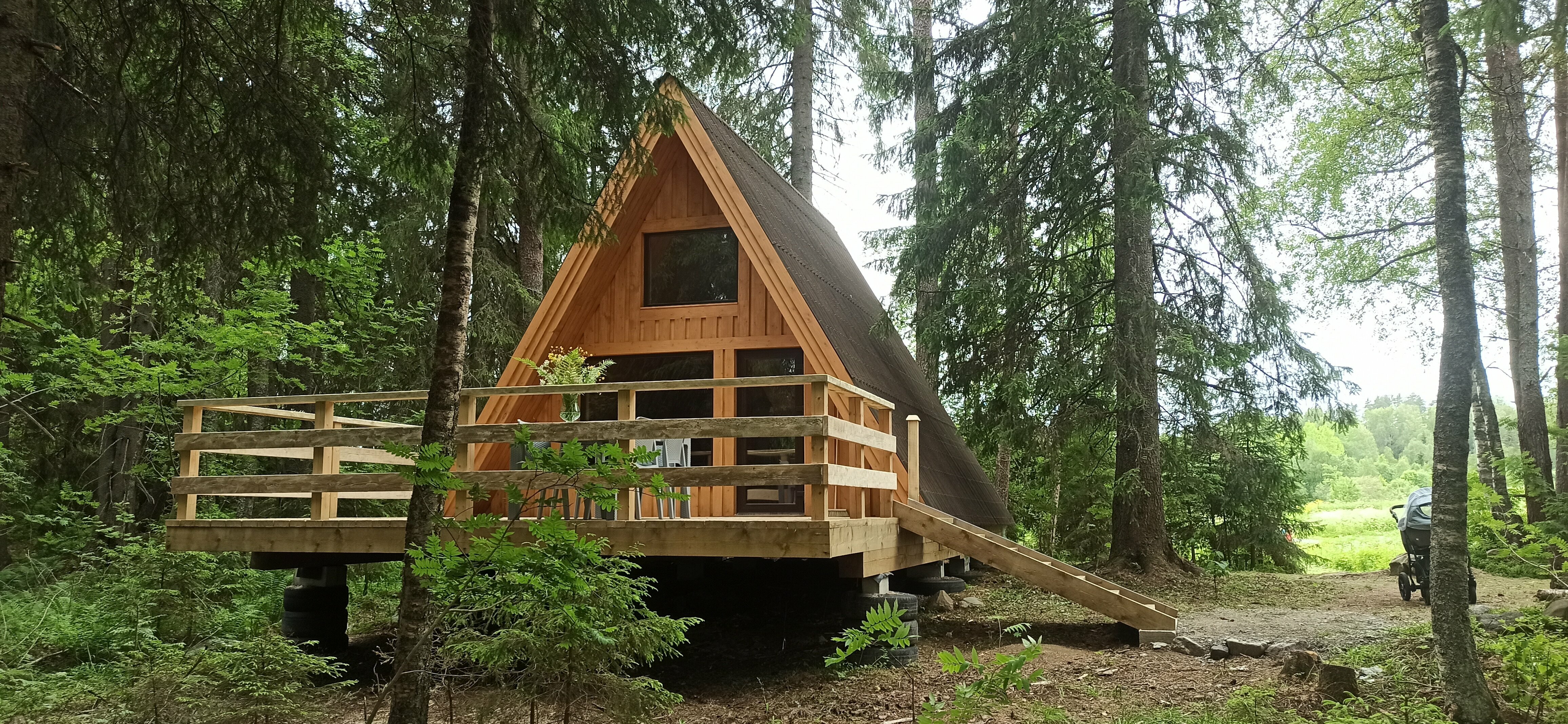 Дом с видом на озеро