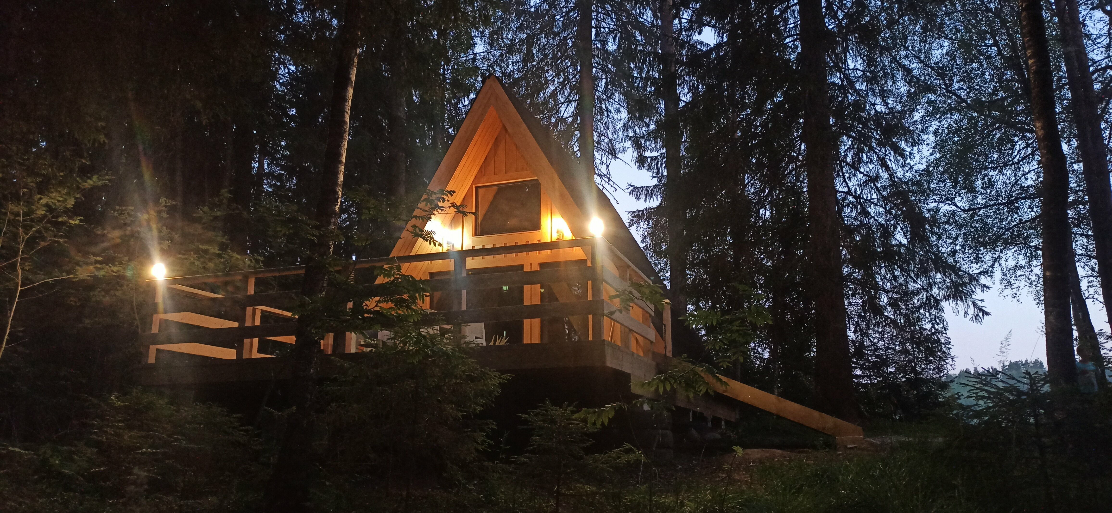 Дом с видом на озеро