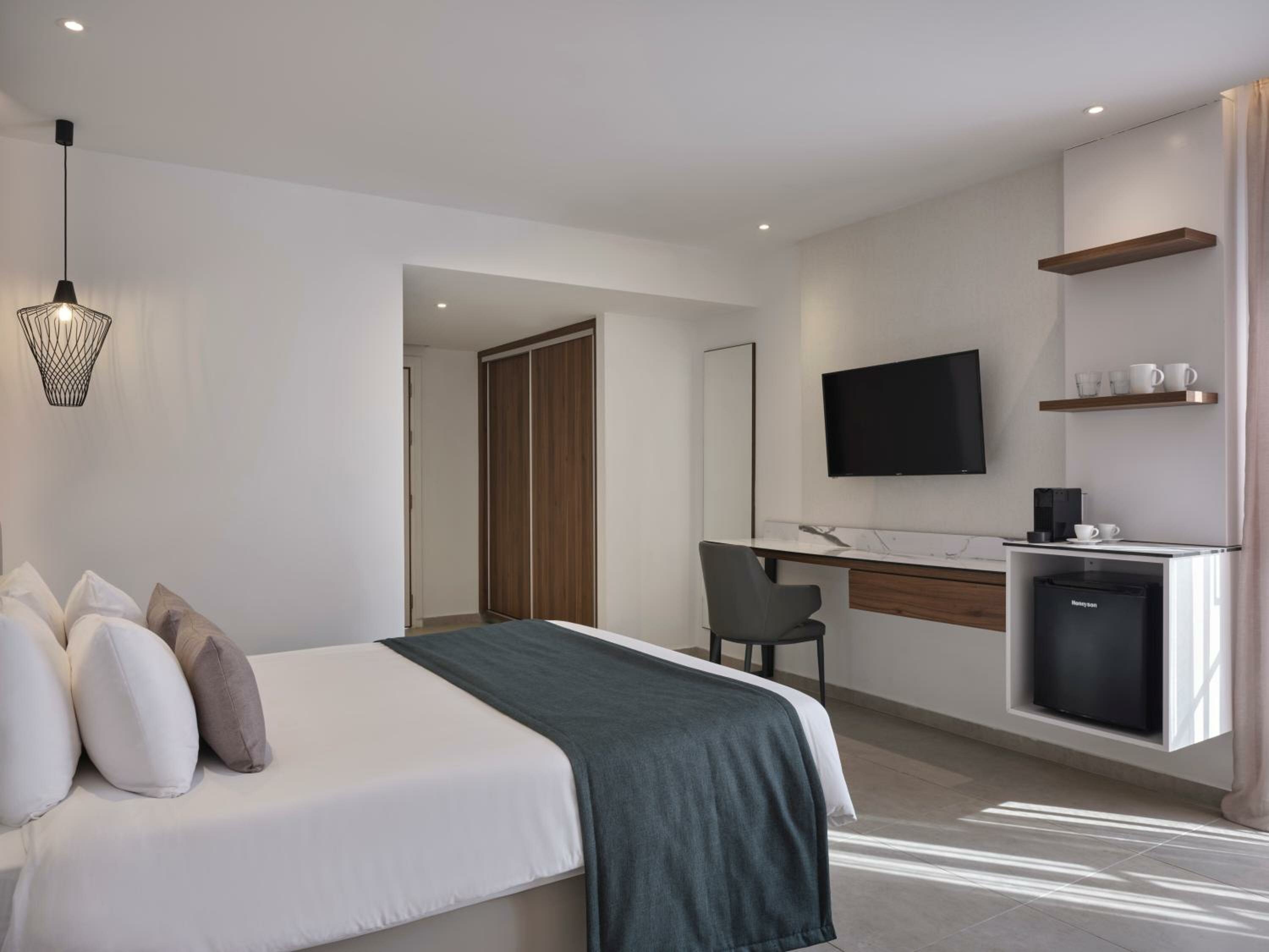 Superior Double Room Inland View