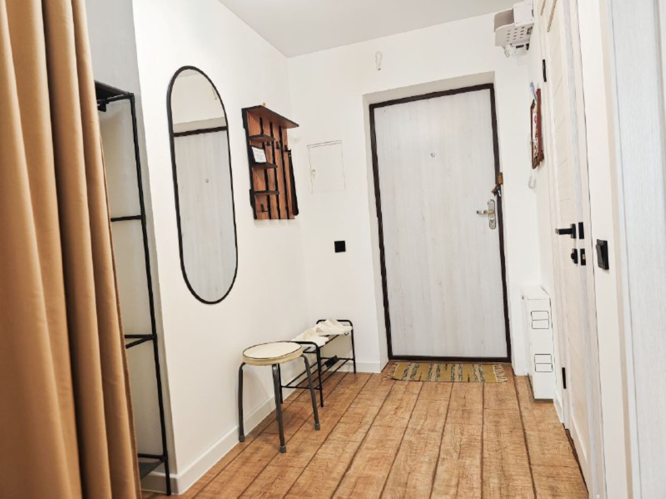 Квартира на высоком этаже с видом на город и облака в ЖК Акварель