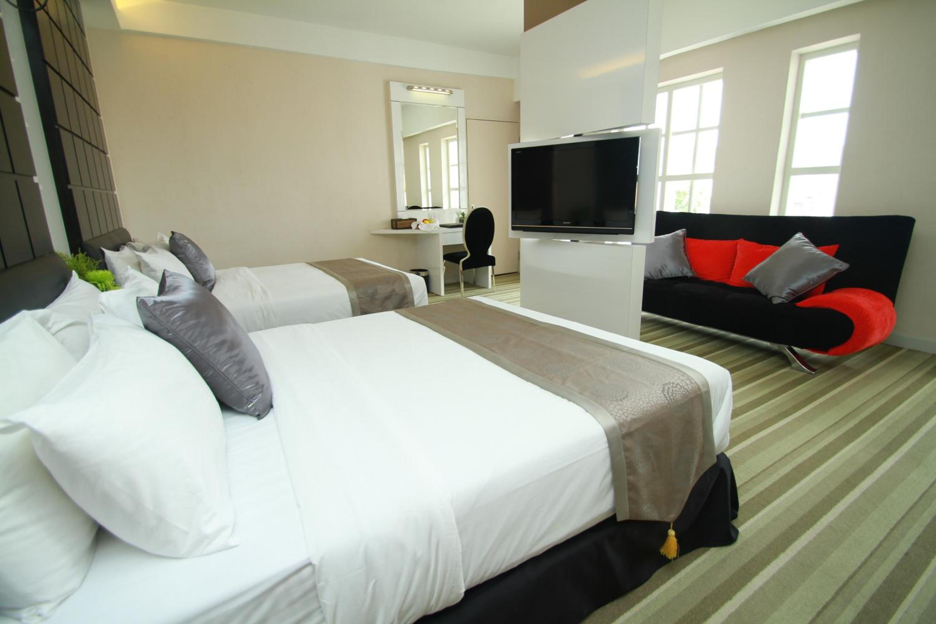 Deluxe Family Suite
