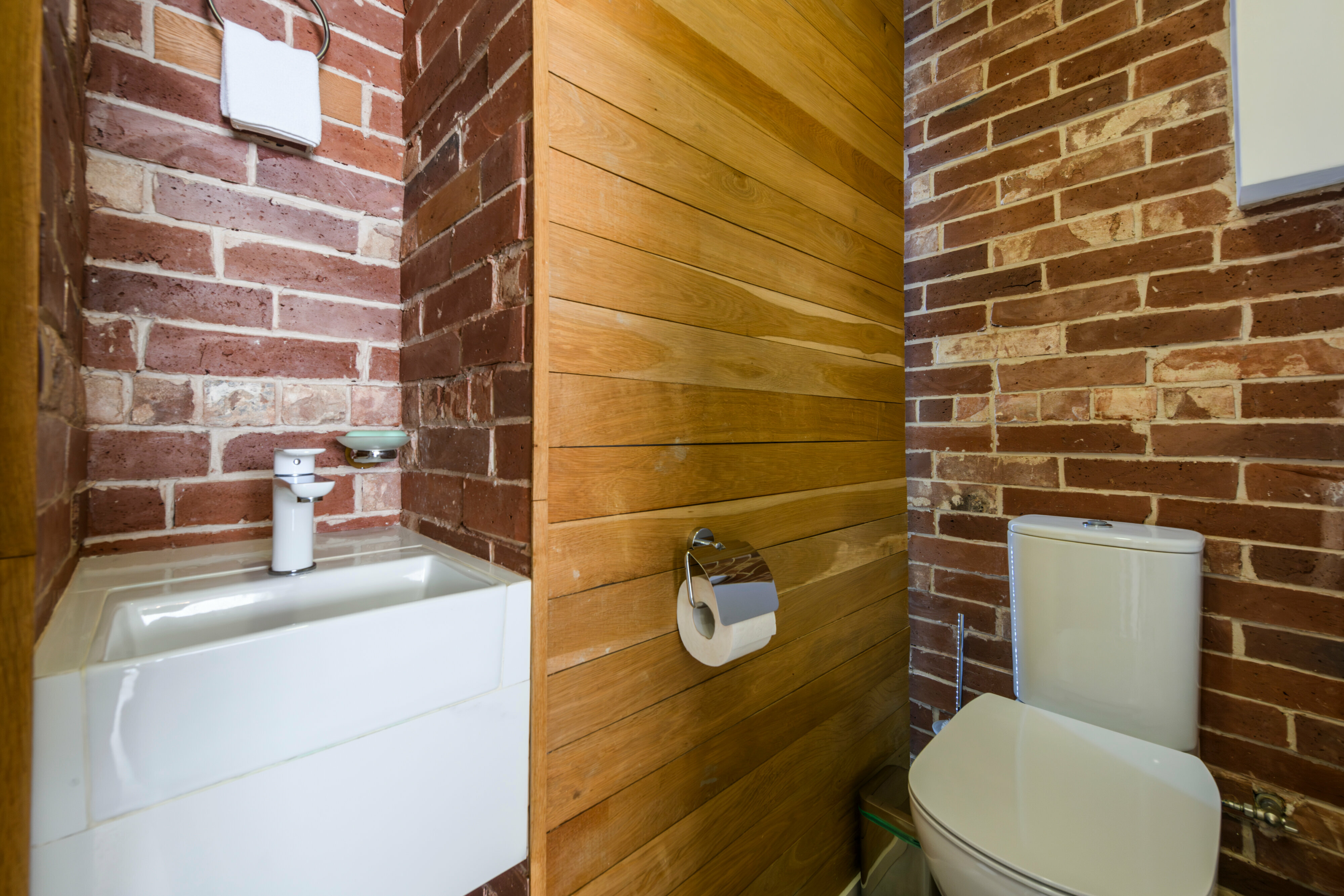 ЛАЙТ БЛЮ ДИЗАЙН-СТУДИЯ | 30 м² | 2 этаж Уют в стиле ростик с горным пейзажем!