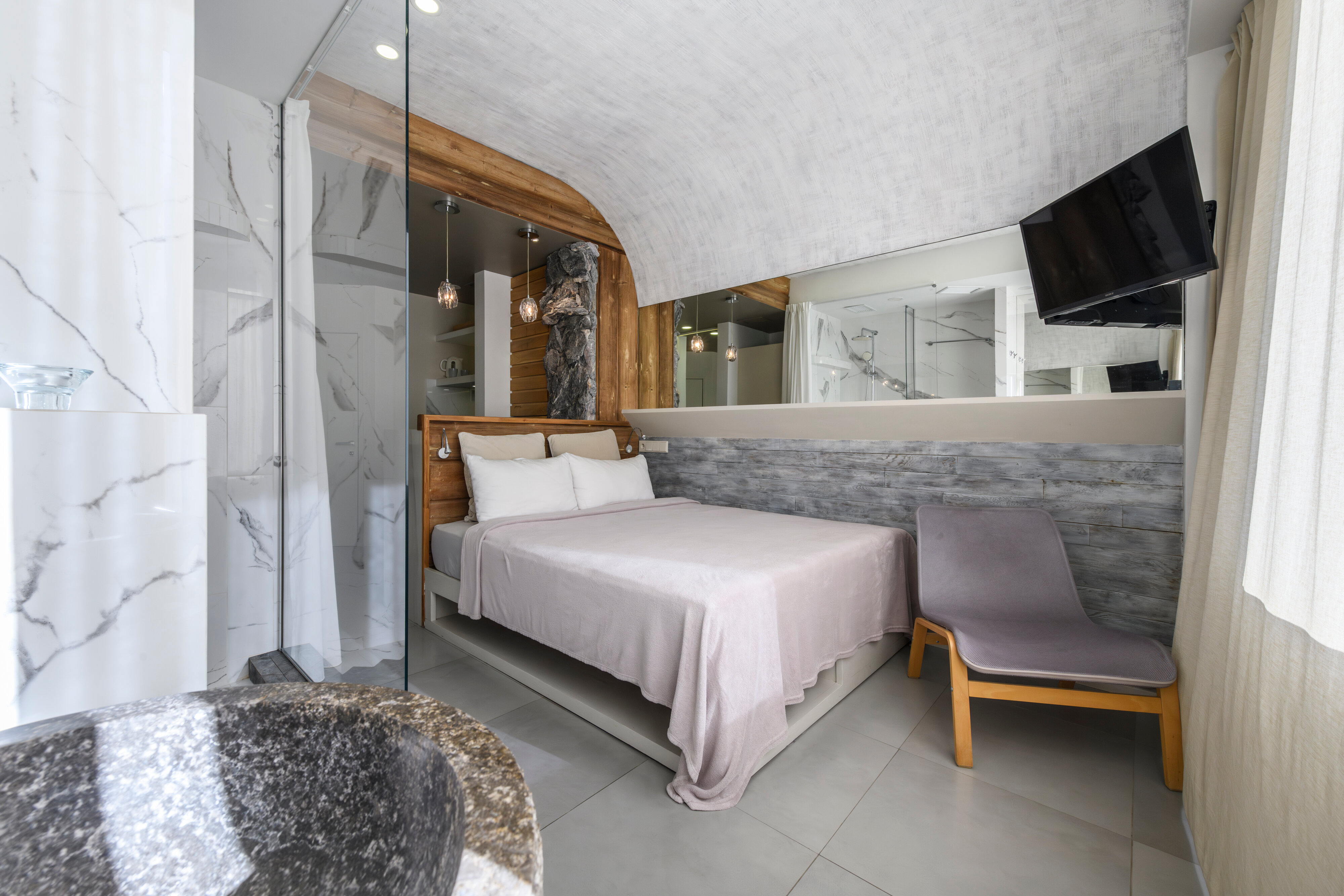 ЛАЙТ БЛЮ ДИЗАЙН-СТУДИЯ | 30 м² | 2 этаж Уют в стиле ростик с горным пейзажем!