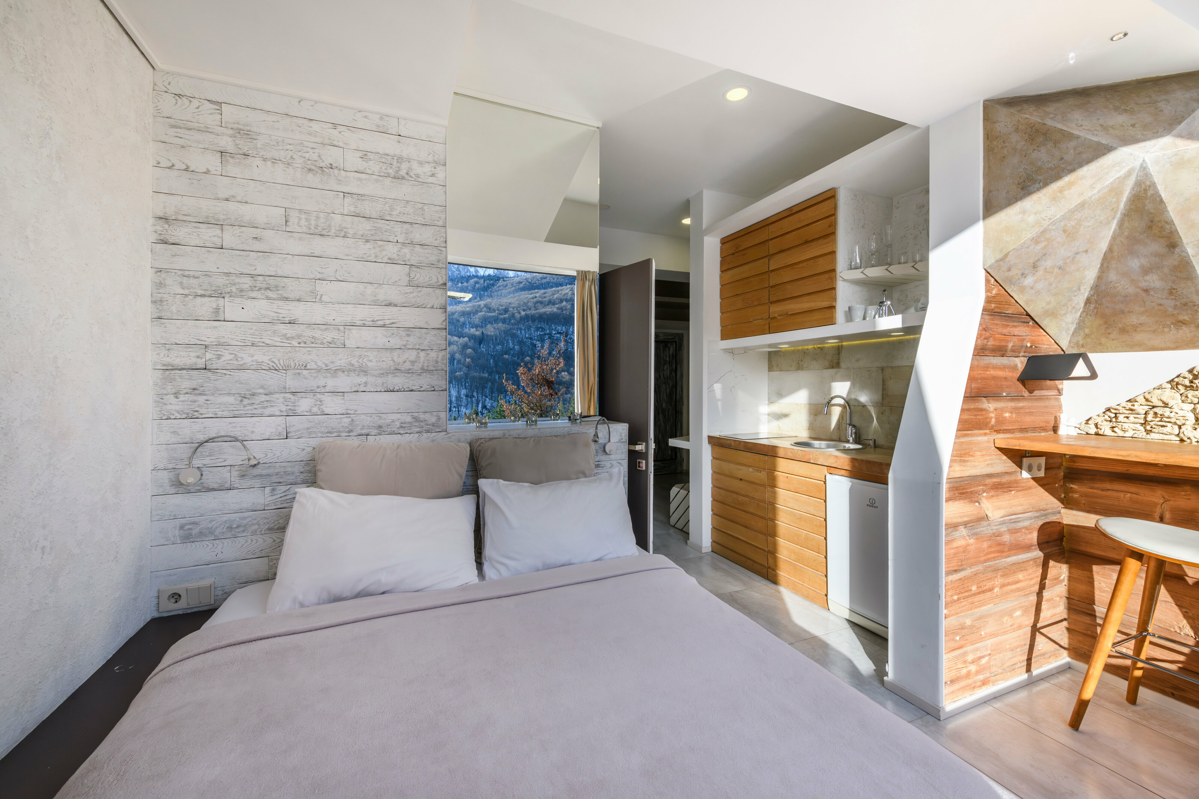 🏡 ЛАЙТ ЛЮКС ДИЗАЙН-СТУДИЯ | 37 м²| Горная панорама из 5-ти метрового окна