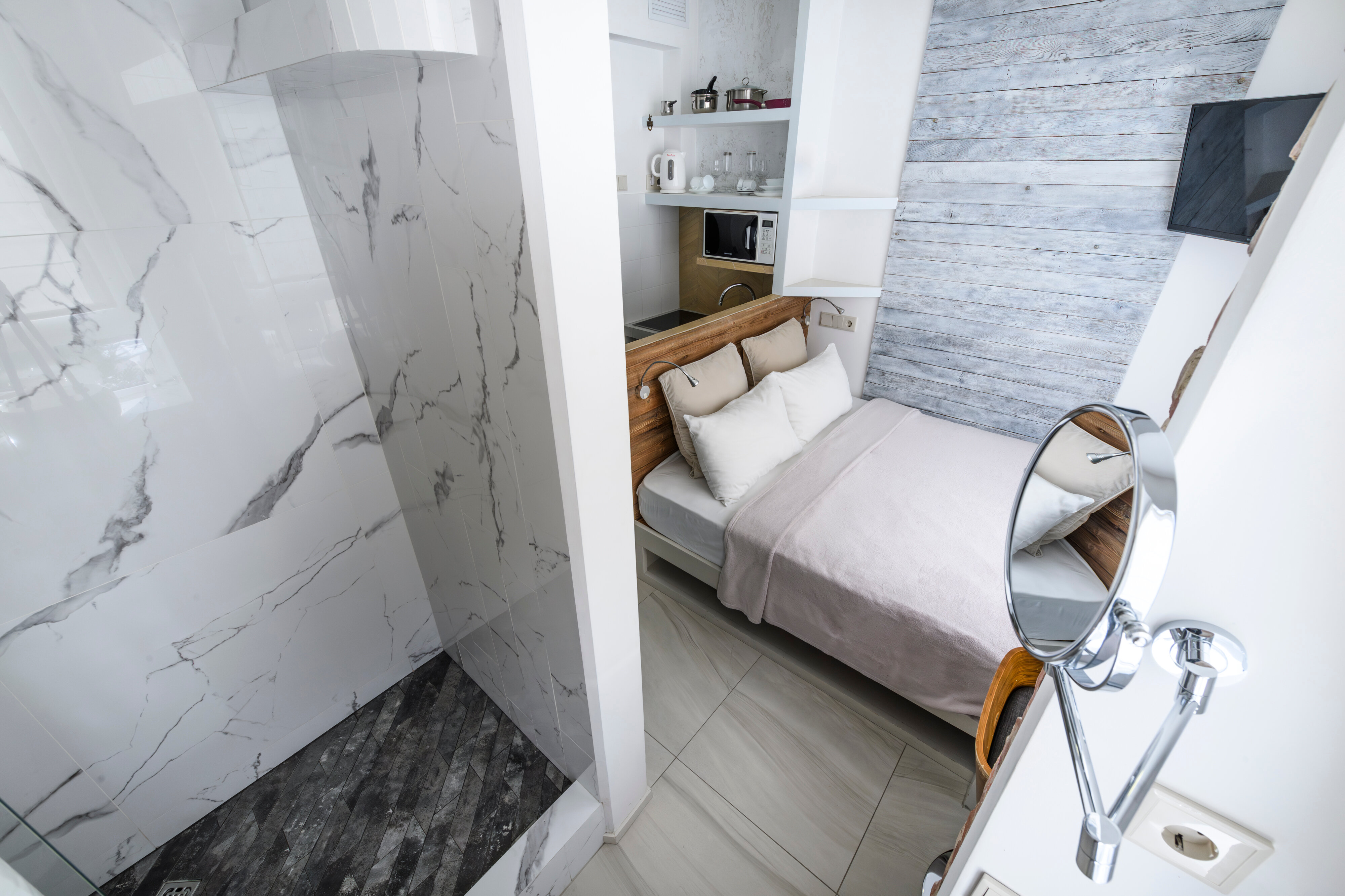 🏡ЛАЙТ ДЖЕМ ДИЗАЙН-СТУДИЯ | 28 м²| Гипнотический вид из кровати и умывальник у окна