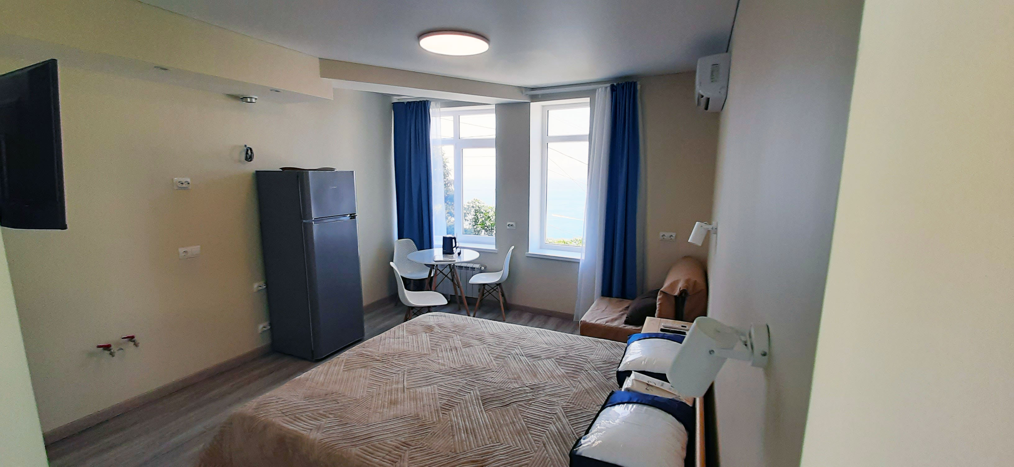 Двухместный номер с доп. местом без балкона с видом на море