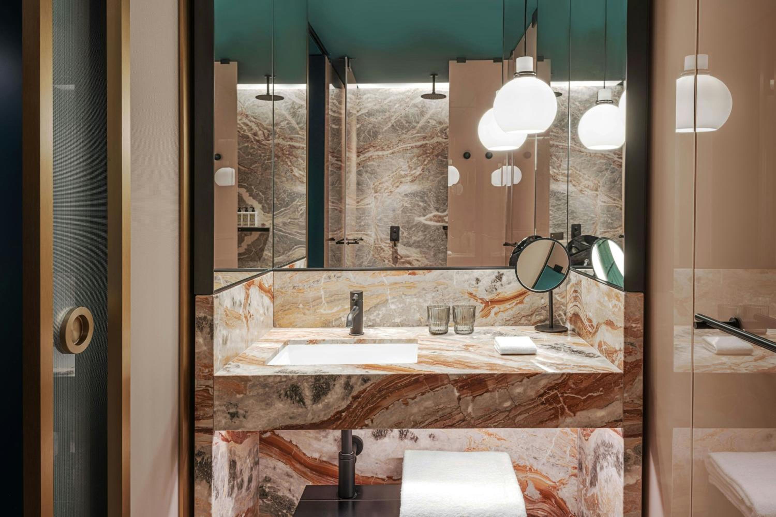 Prestige King Room with City View